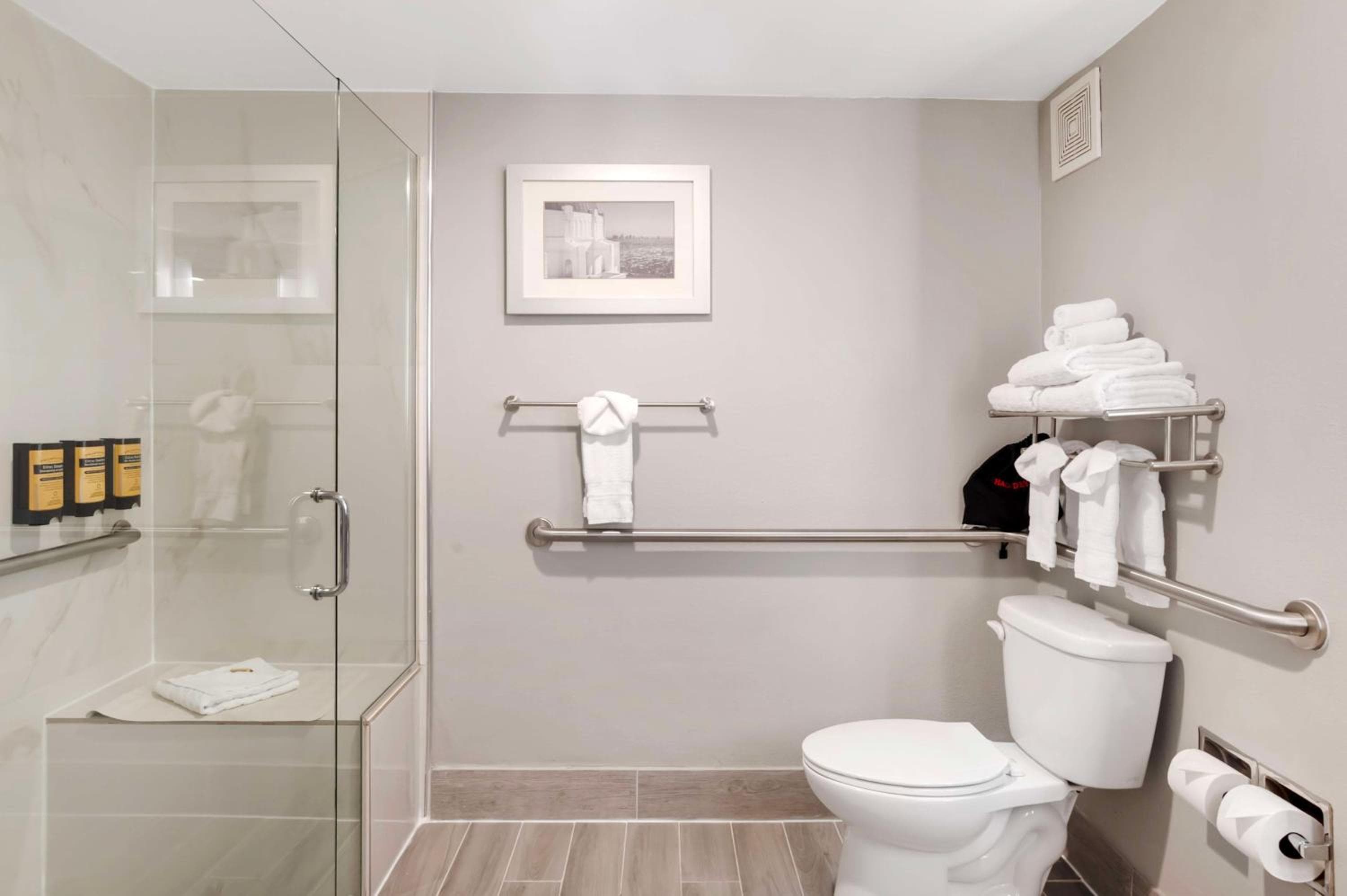 Best Western Plus Commerce Hotel — 28
