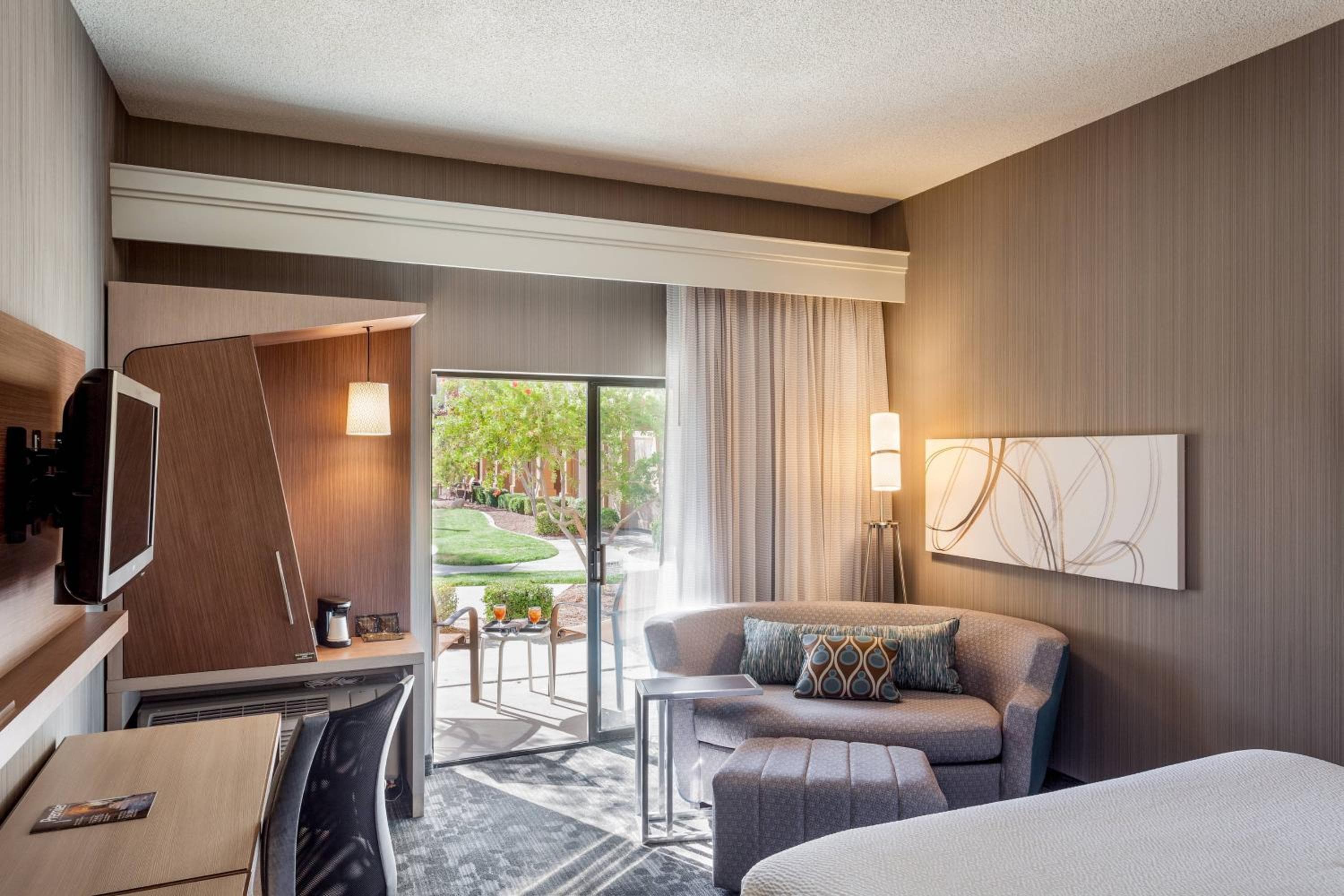 Courtyard by Marriott Henderson - Green Valley - Las Vegas — 17