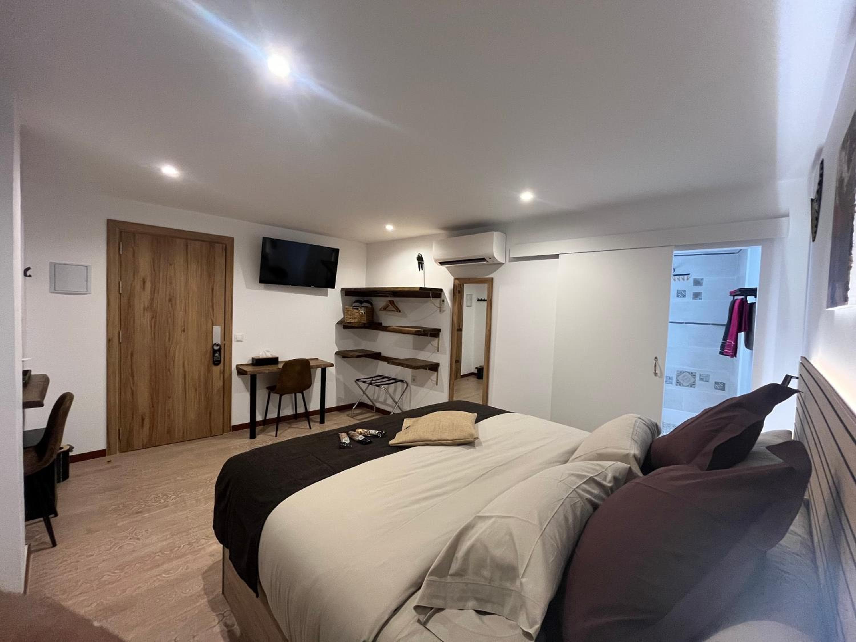 Emilysuites - Malaga Centro Historico — 23