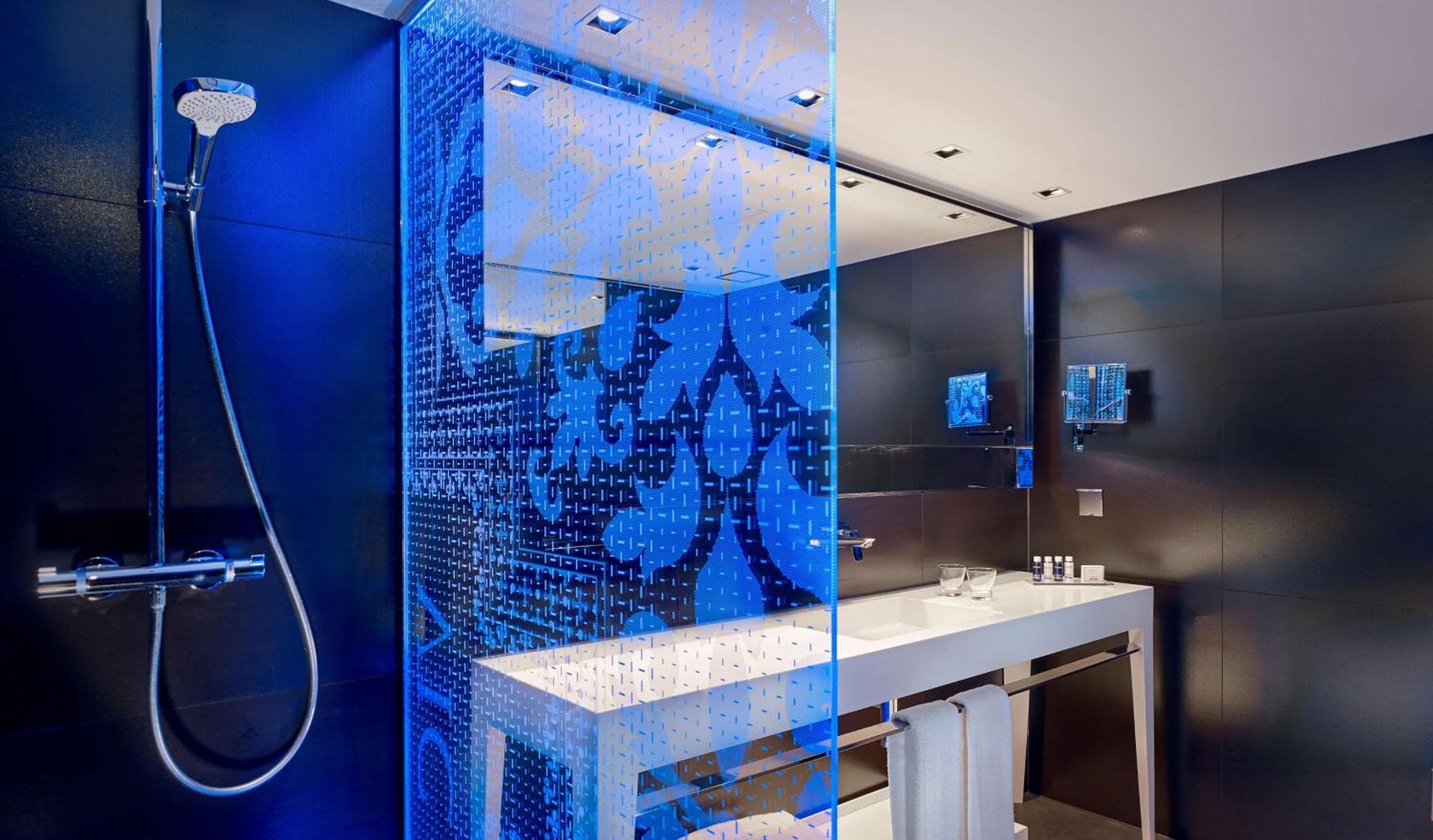 Park Plaza Victoria Amsterdam hotel, Damrak 1 - 5, Amsterdam, Netherlands — photo 49