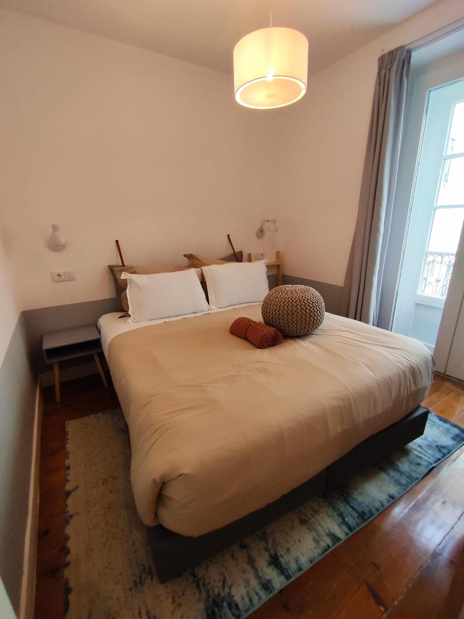 Lisbon Colours Bairro Alto Apartments — 15