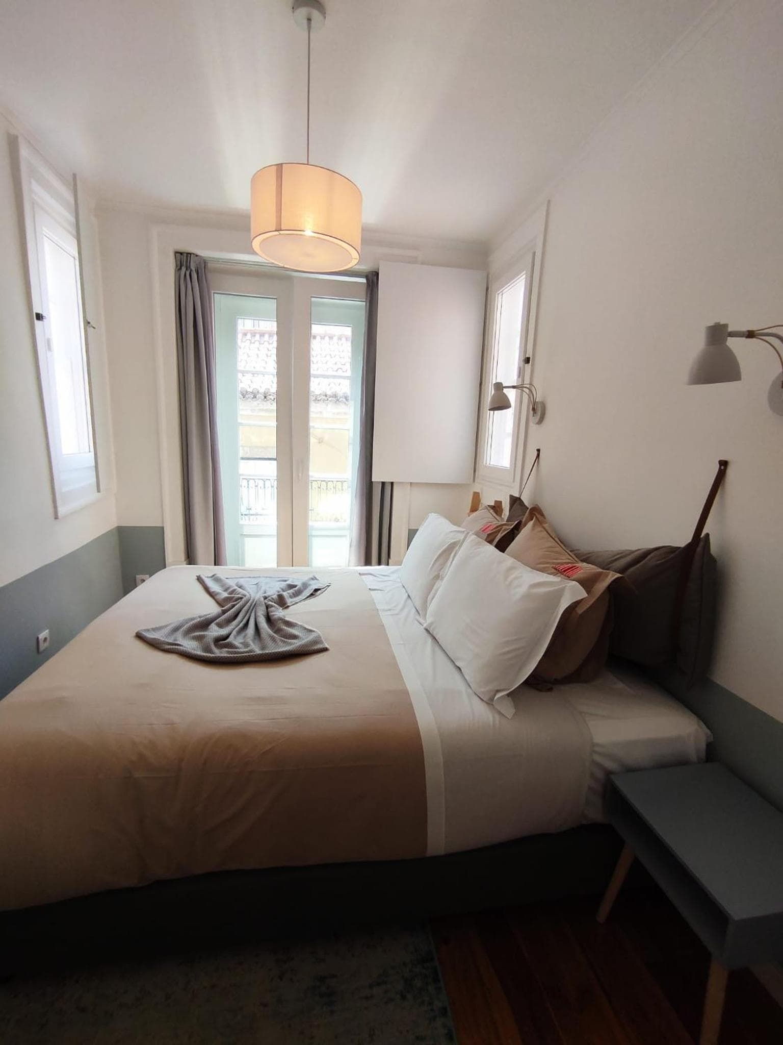 Lisbon Colours Bairro Alto Apartments — 21