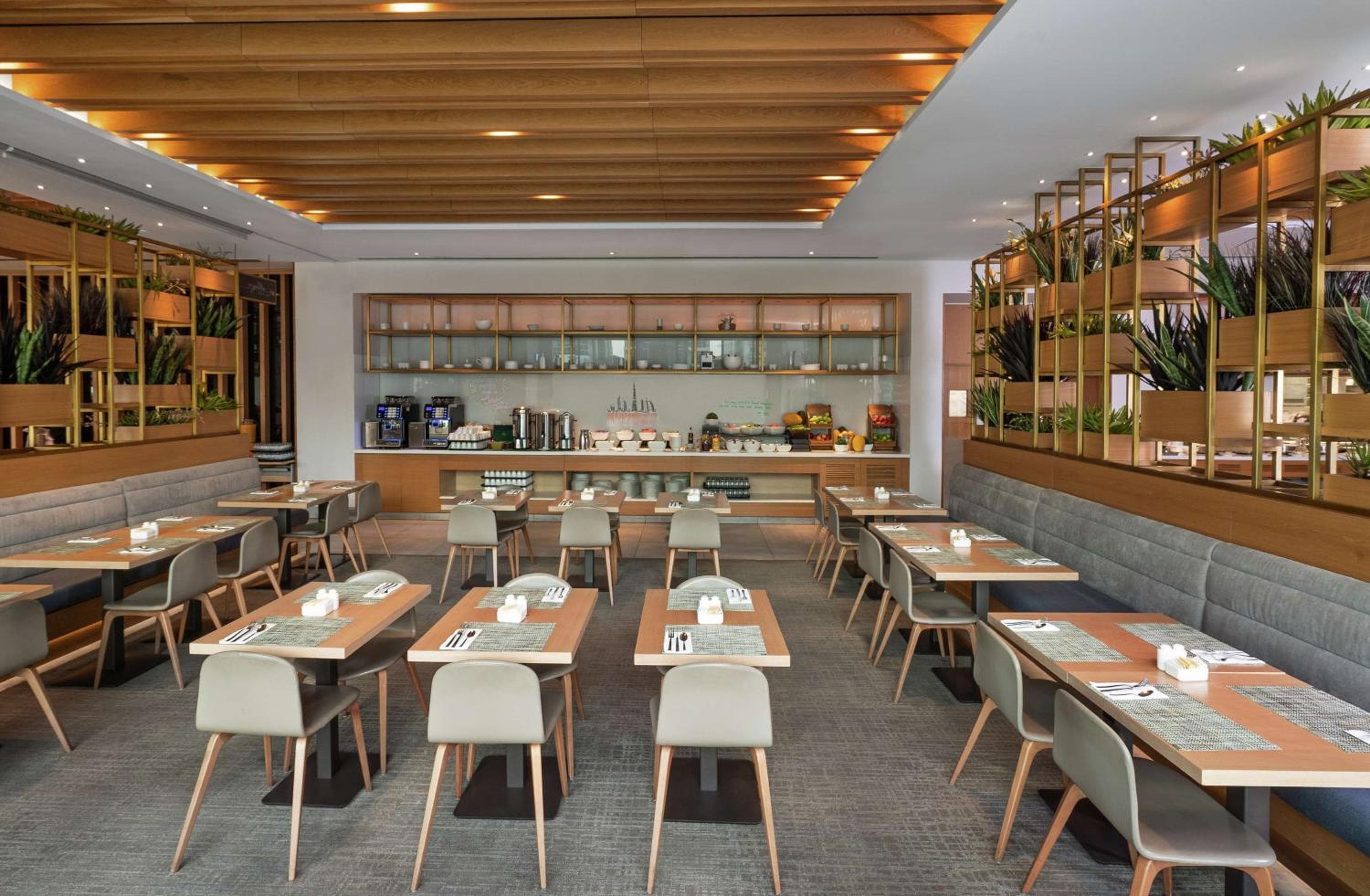 Hilton Garden Inn Dubai, Mall Avenue — 14