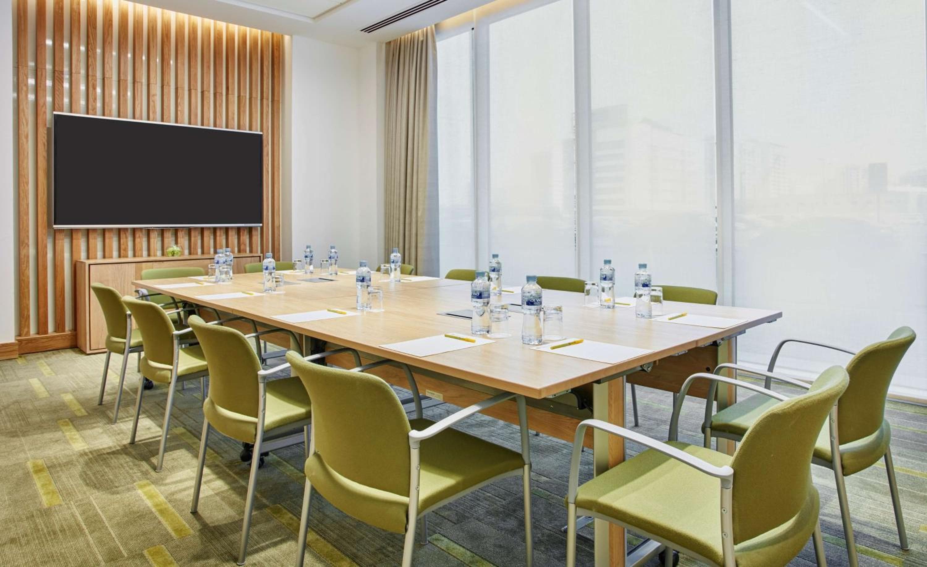 Hilton Garden Inn Dubai, Mall Avenue — 19