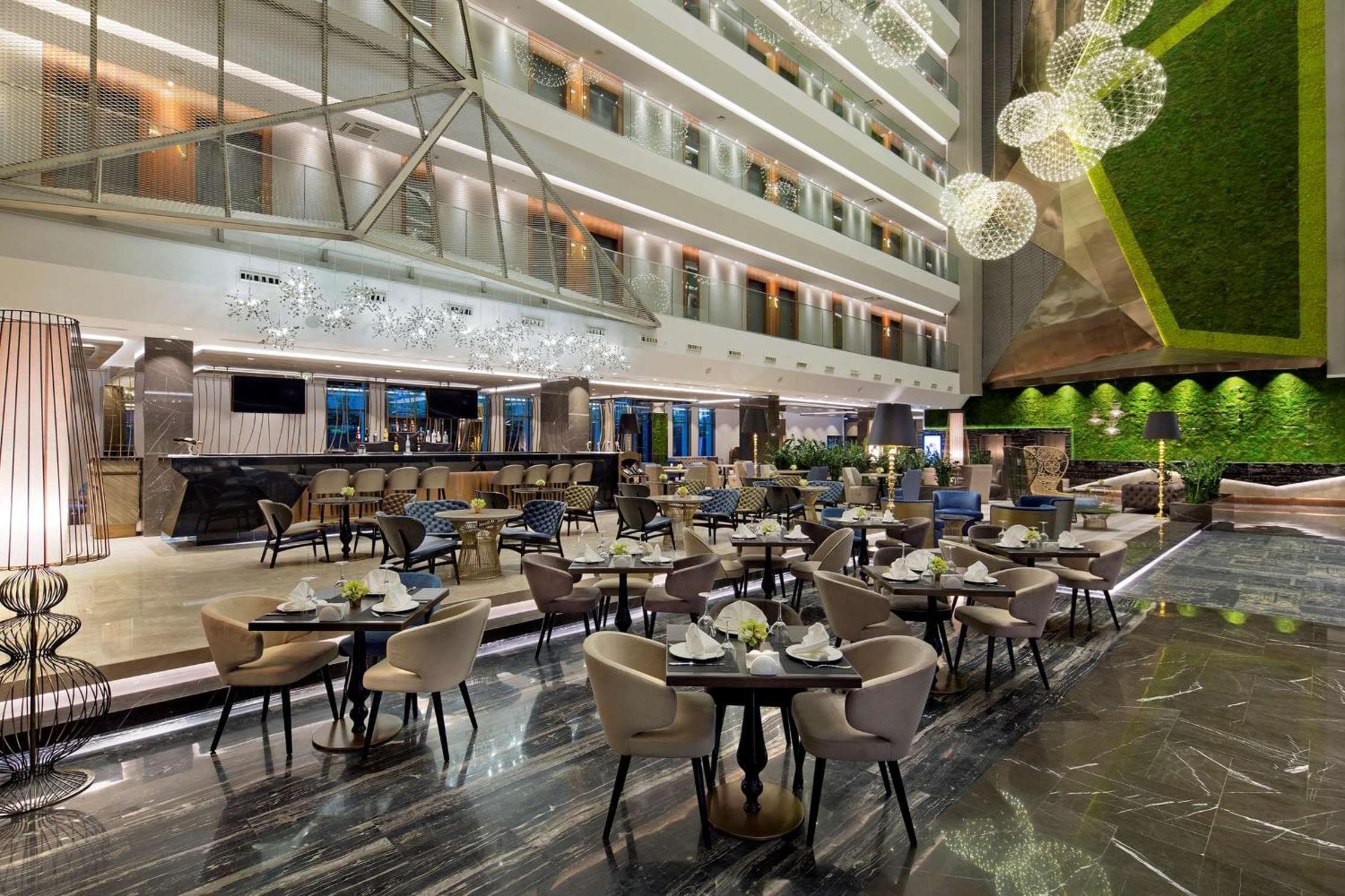DoubleTree by Hilton Istanbul - Piyalepasa — 16