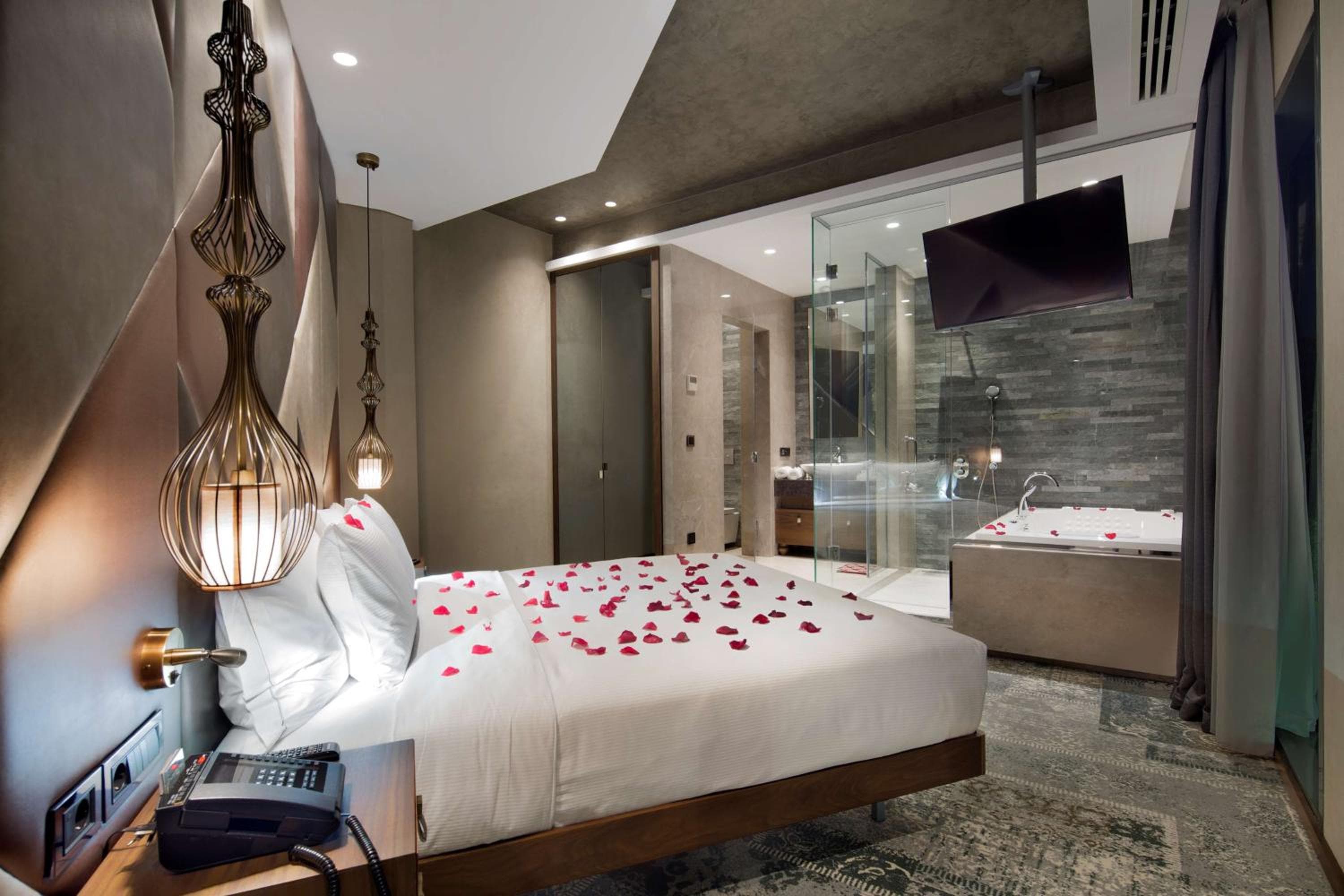 DoubleTree by Hilton Istanbul - Piyalepasa — 21