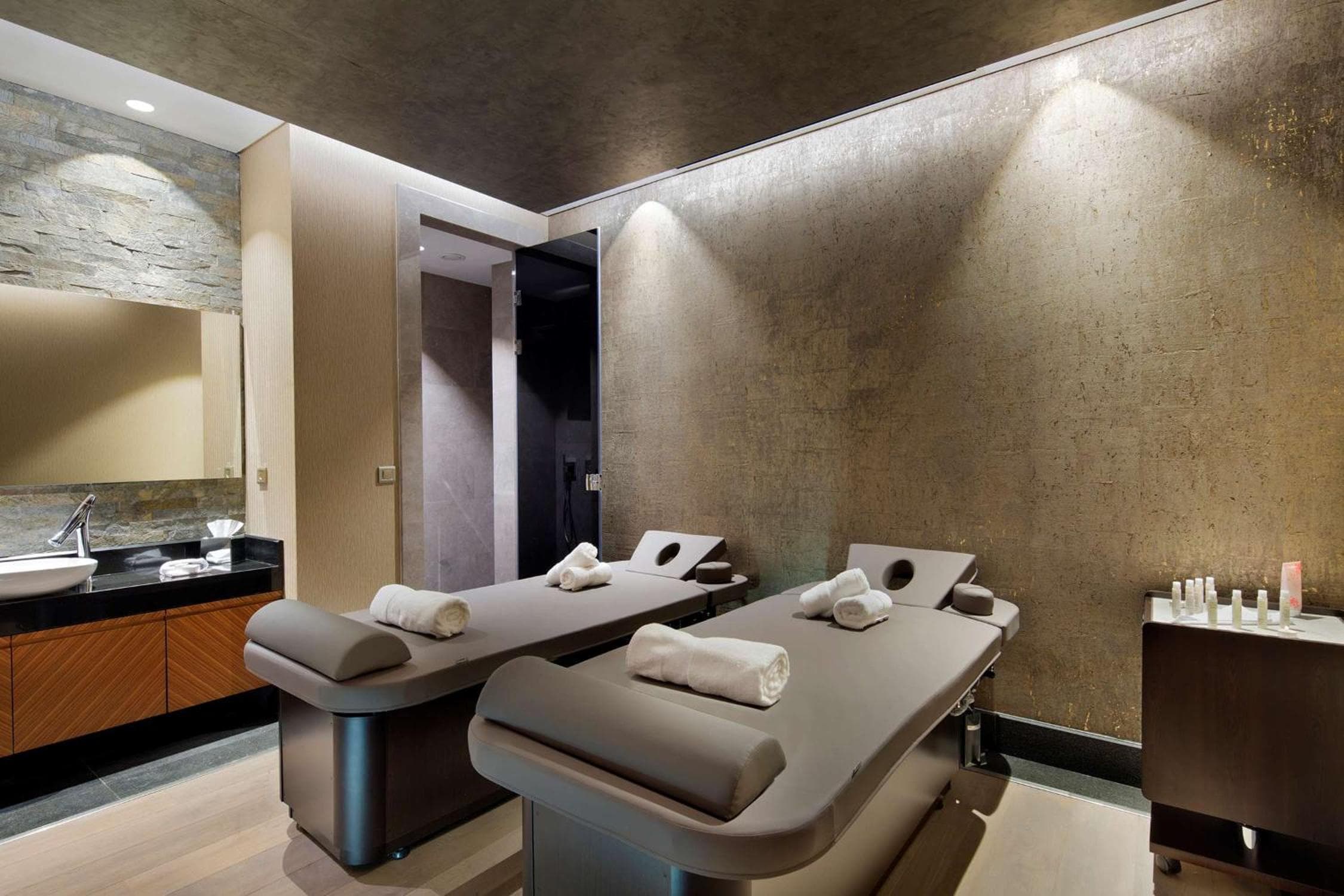 DoubleTree by Hilton Istanbul - Piyalepasa — 29
