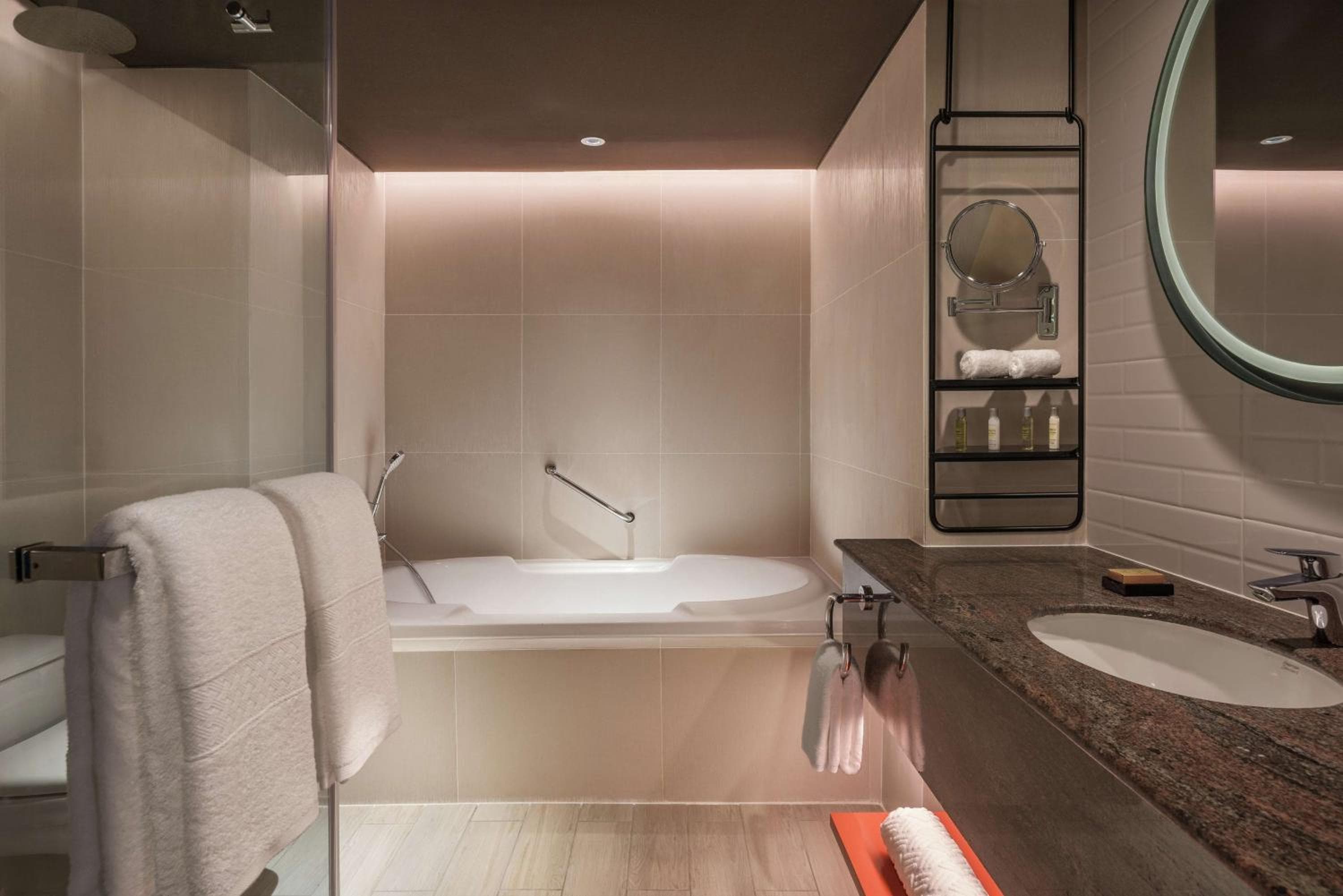DoubleTree by Hilton Bangkok Ploenchit — 29