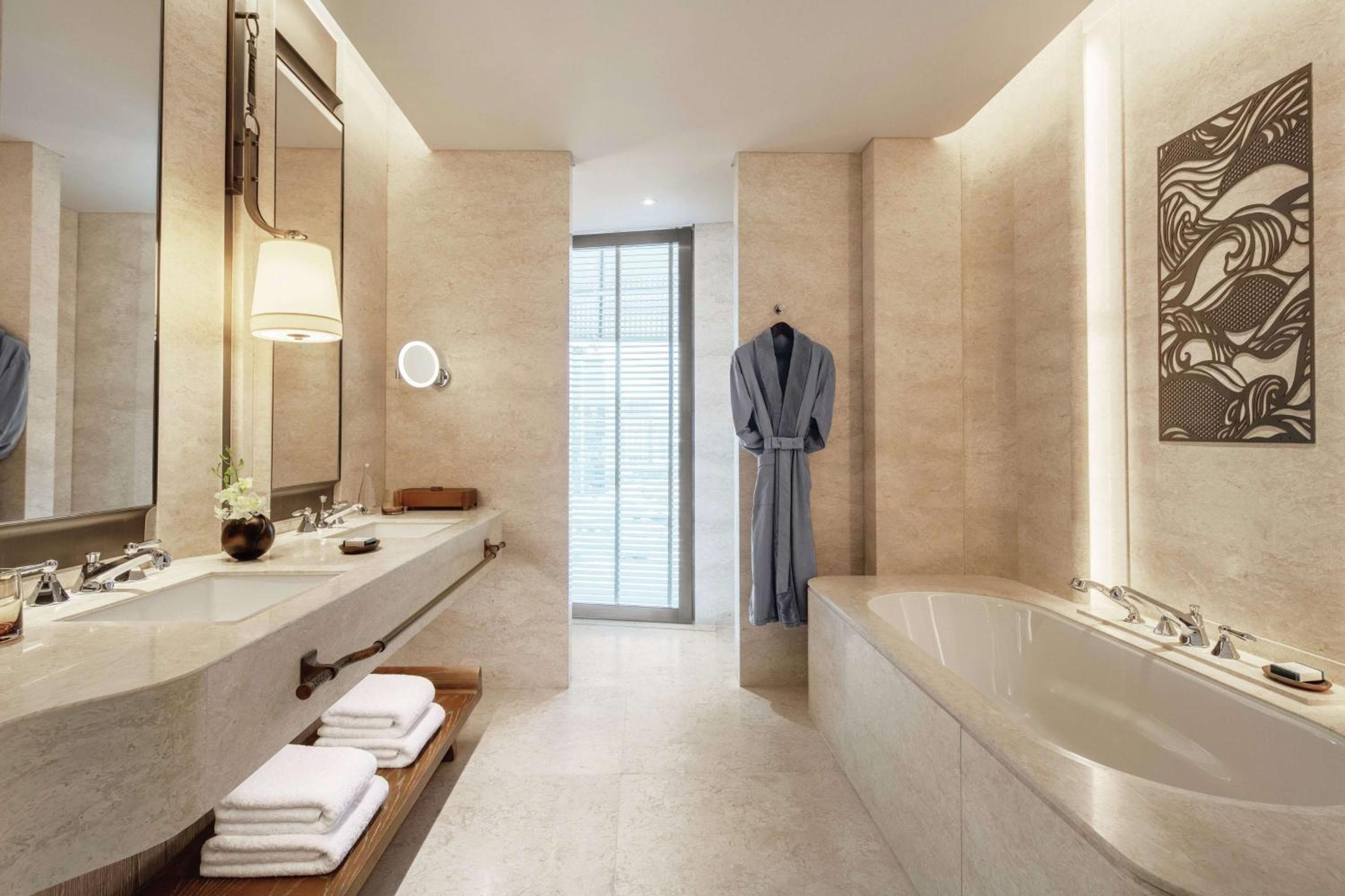 Waldorf Astoria Bangkok — 12