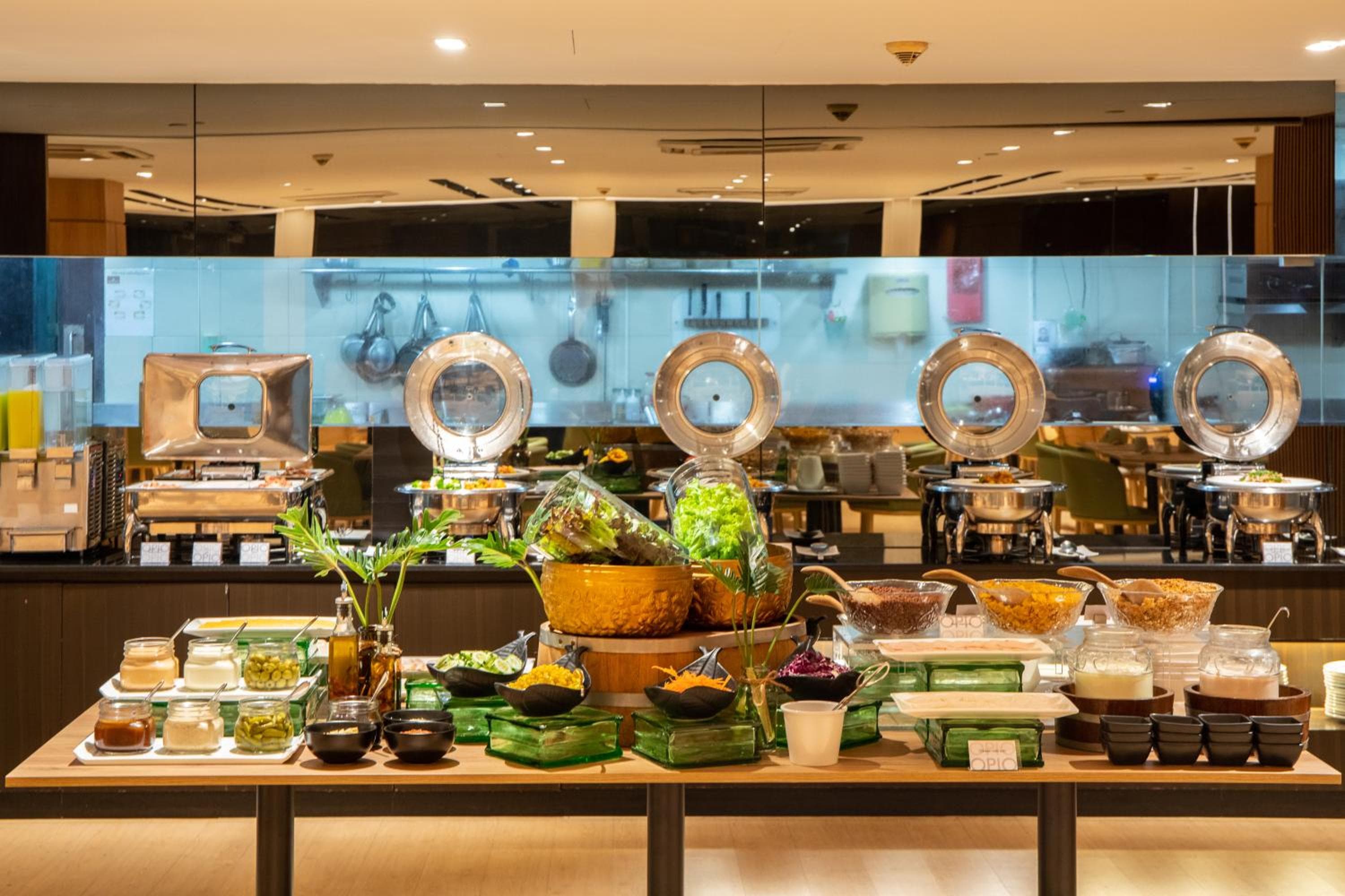 Golden Tulip Mandison Suites — 15
