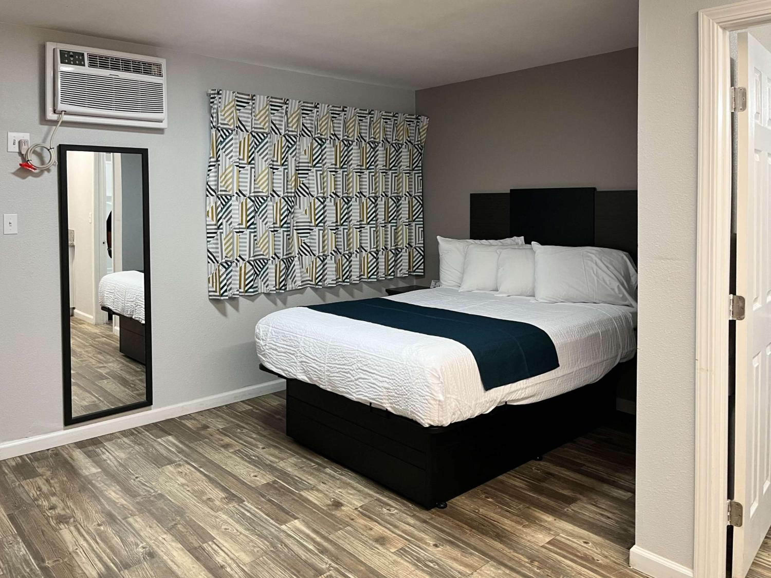 Motel 6 Las Vegas NV Downtown Fremont St. — 3