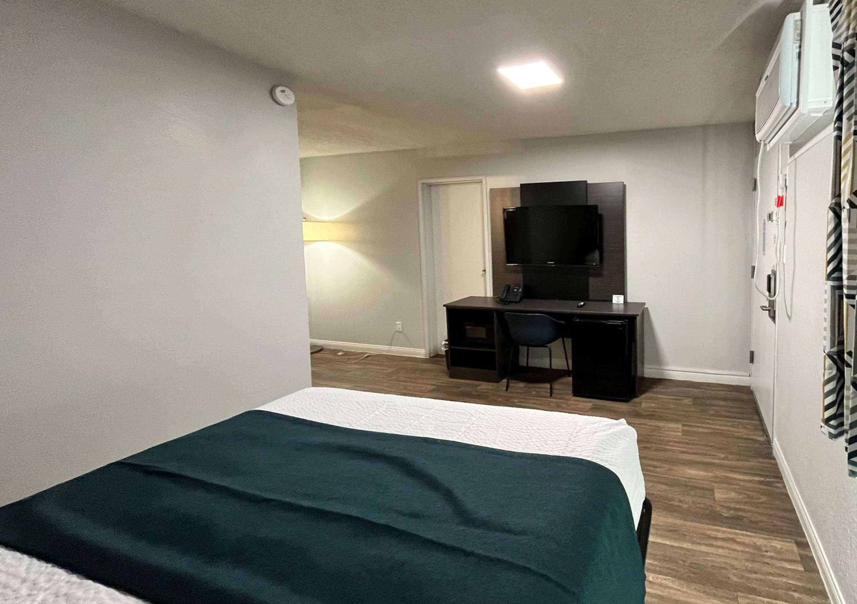 Motel 6 Las Vegas NV Downtown Fremont St. — 5