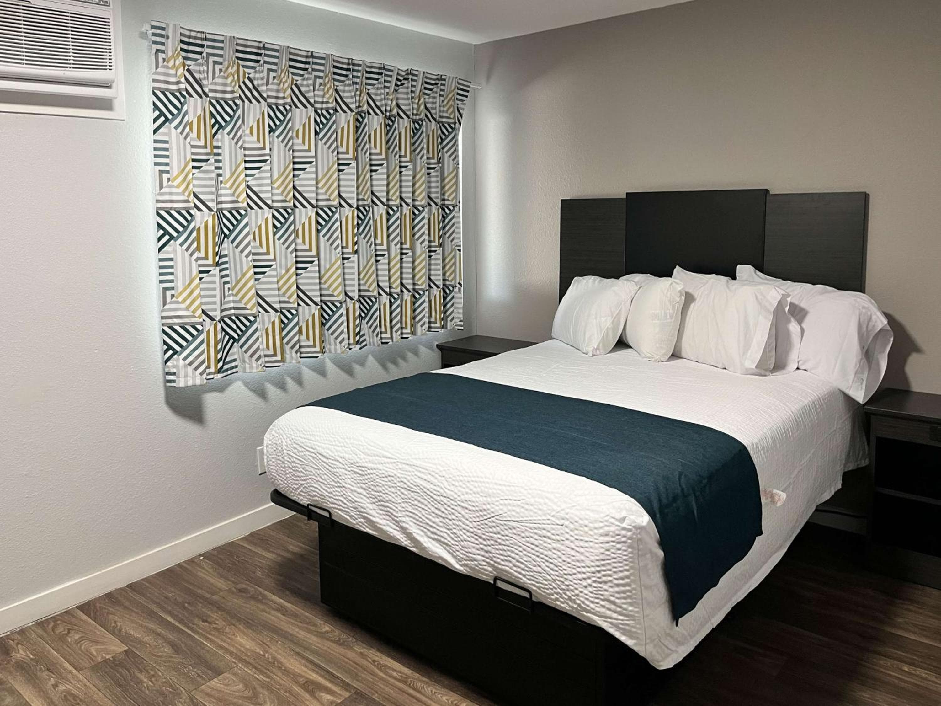 Motel 6 Las Vegas NV Downtown Fremont St. — 6
