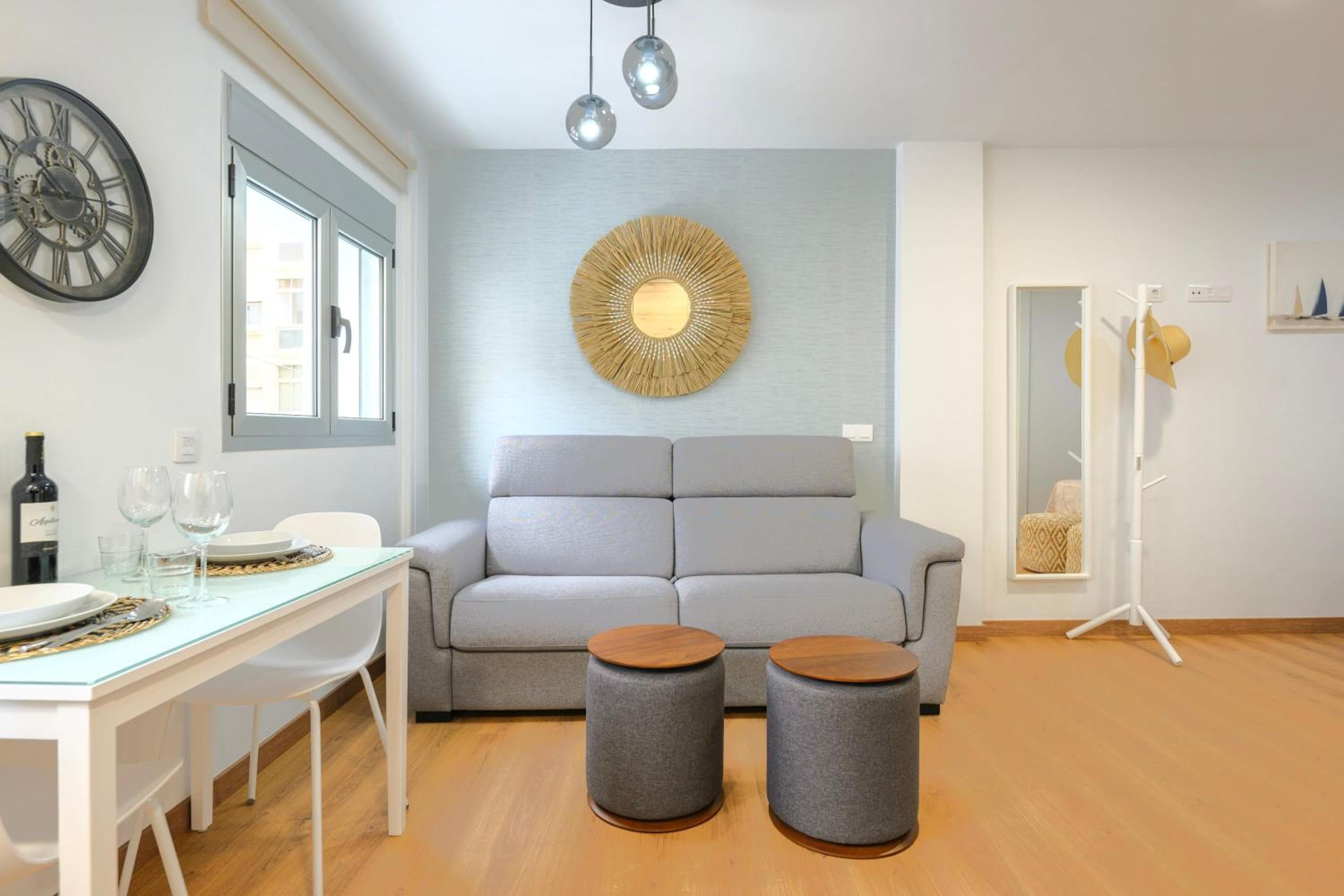 Designer Studio Apartment 100m from the Beach — 1