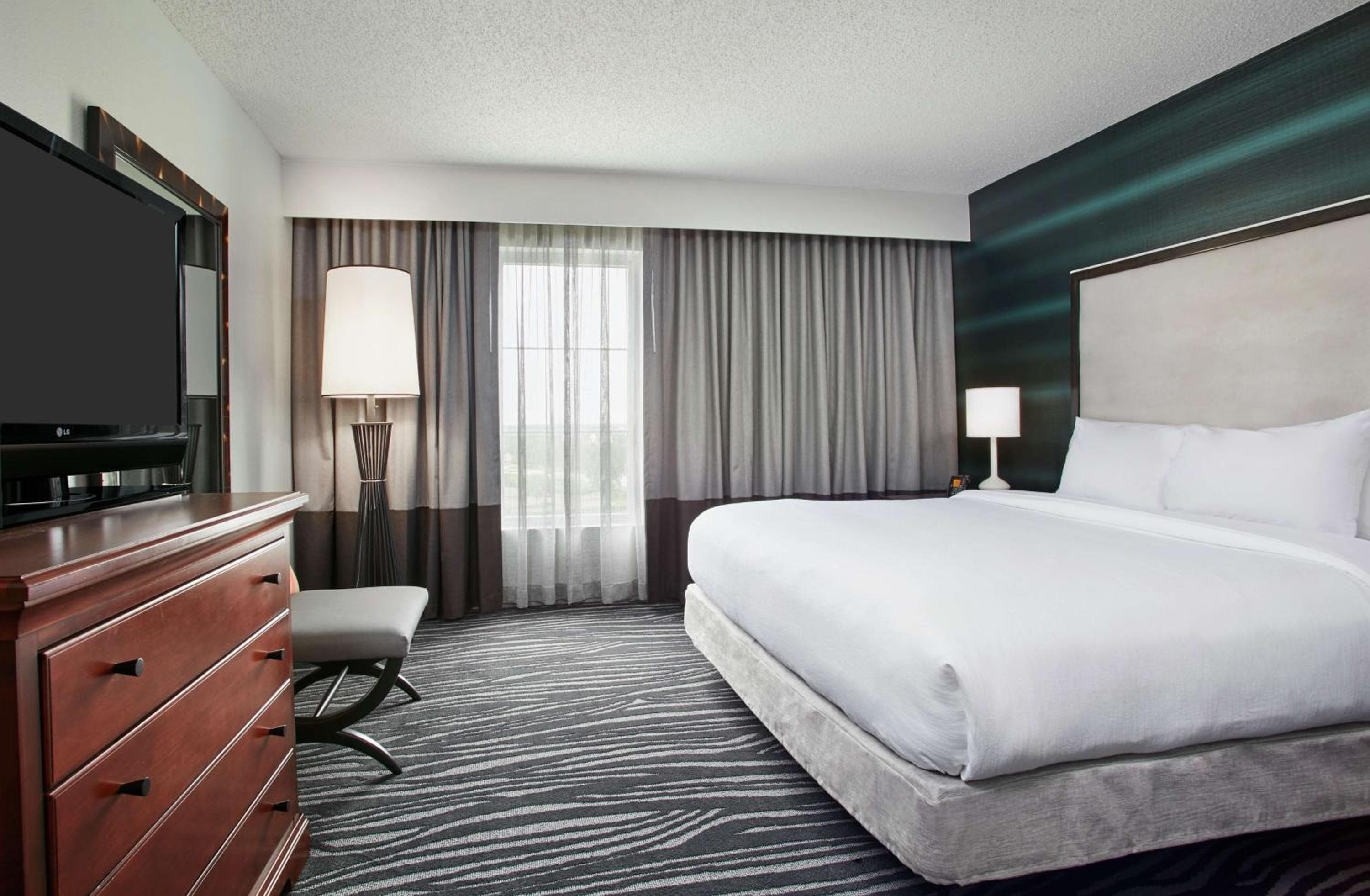 Embassy Suites by Hilton Orlando Airport — 15