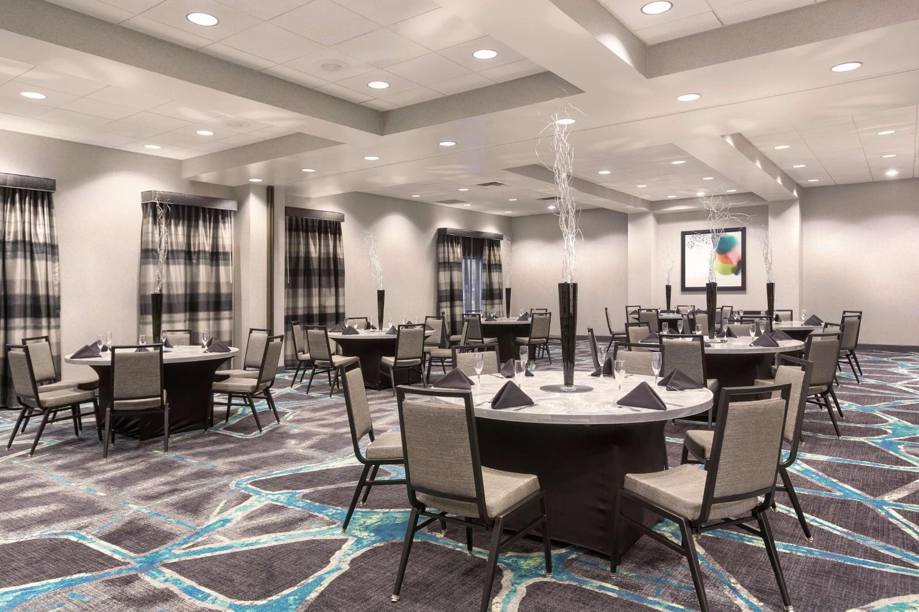 Embassy Suites by Hilton Orlando Airport — 19