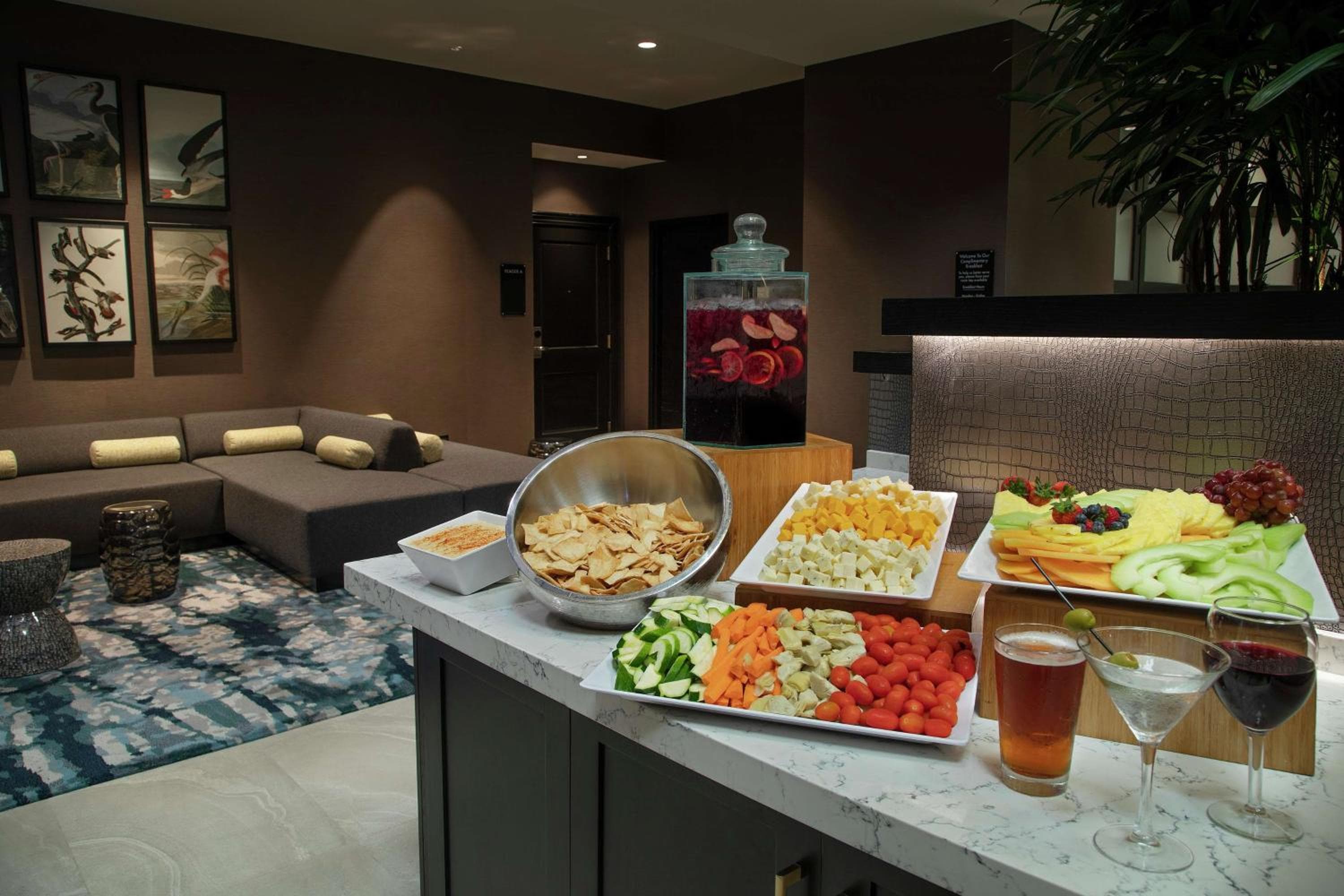 Embassy Suites by Hilton Orlando Airport — 24