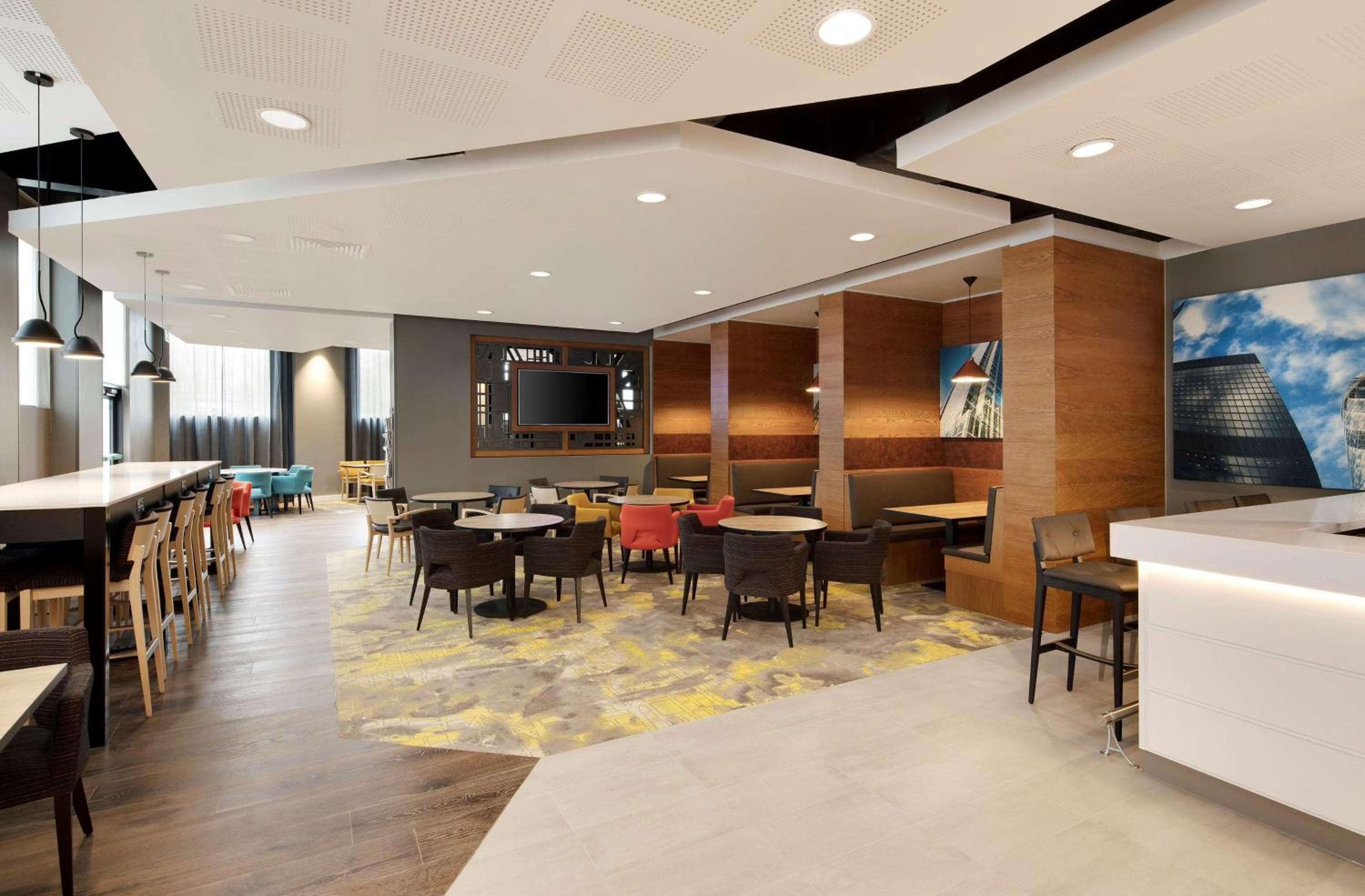 Hampton By Hilton London Docklands — 18
