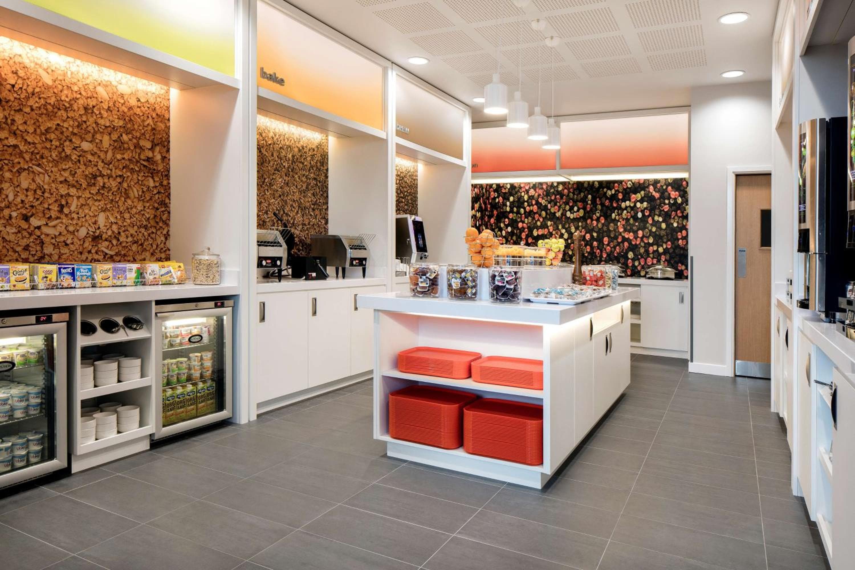 Hampton By Hilton London Docklands — 21