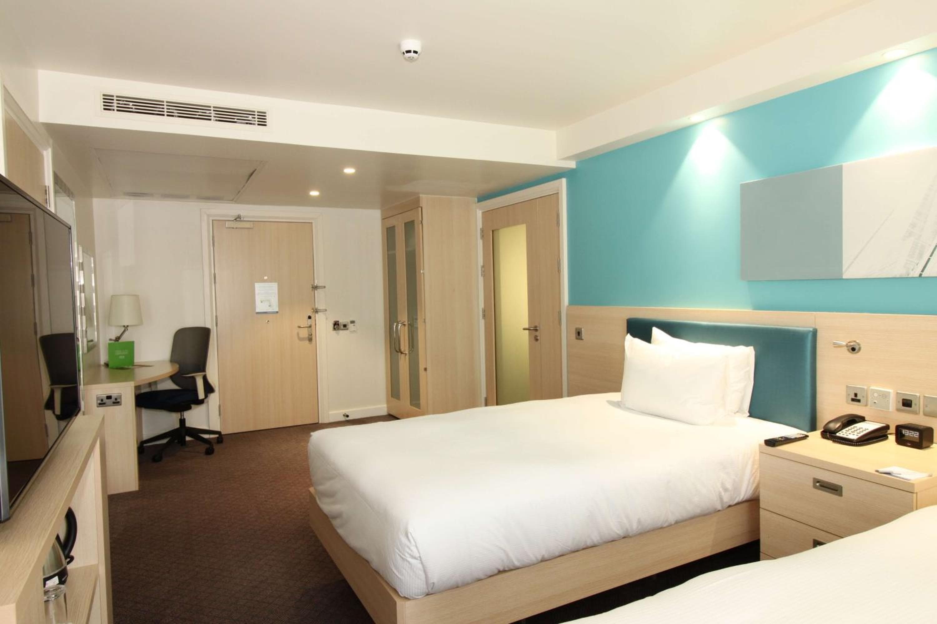 Hampton By Hilton London Docklands — 26