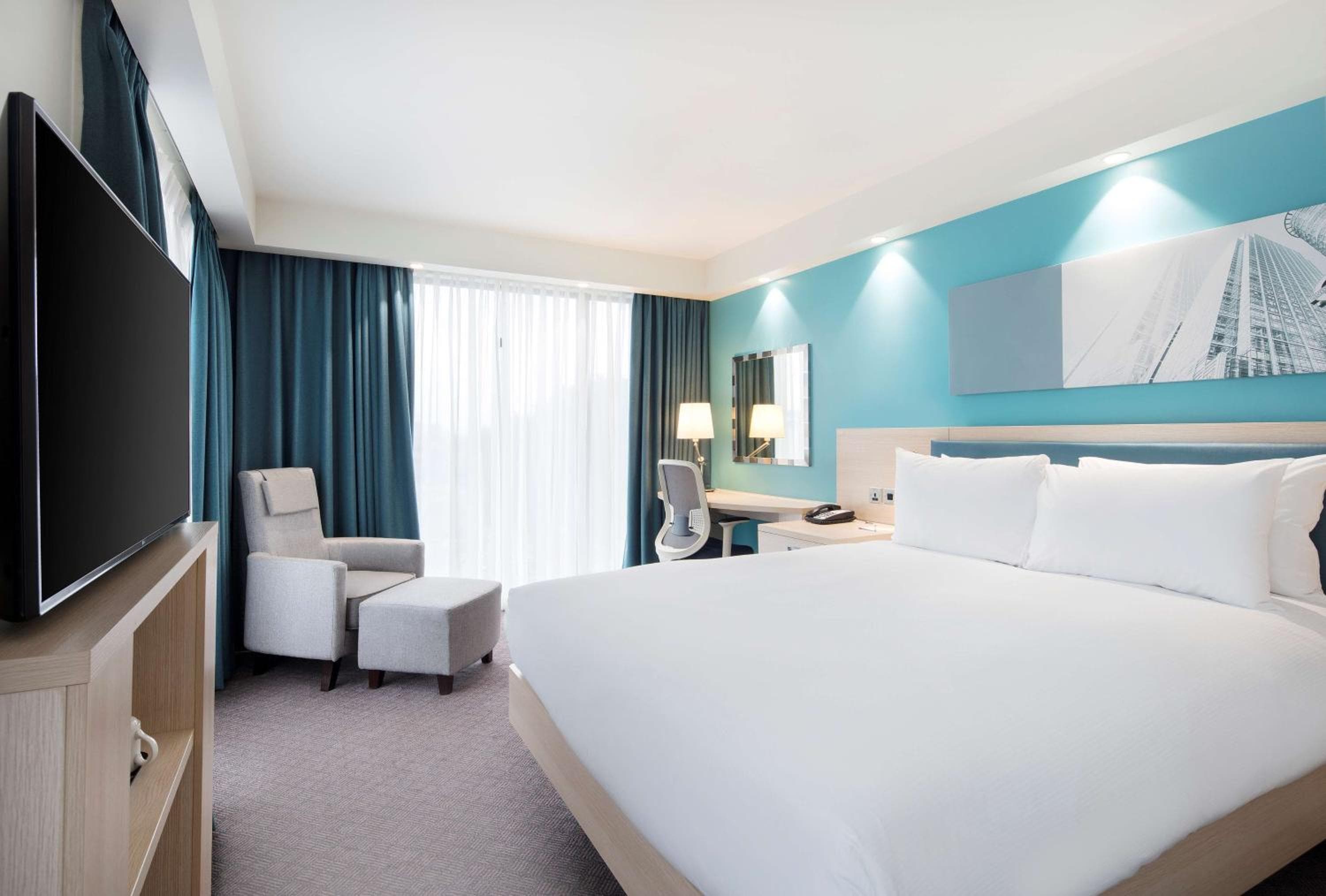 Hampton By Hilton London Docklands — 9