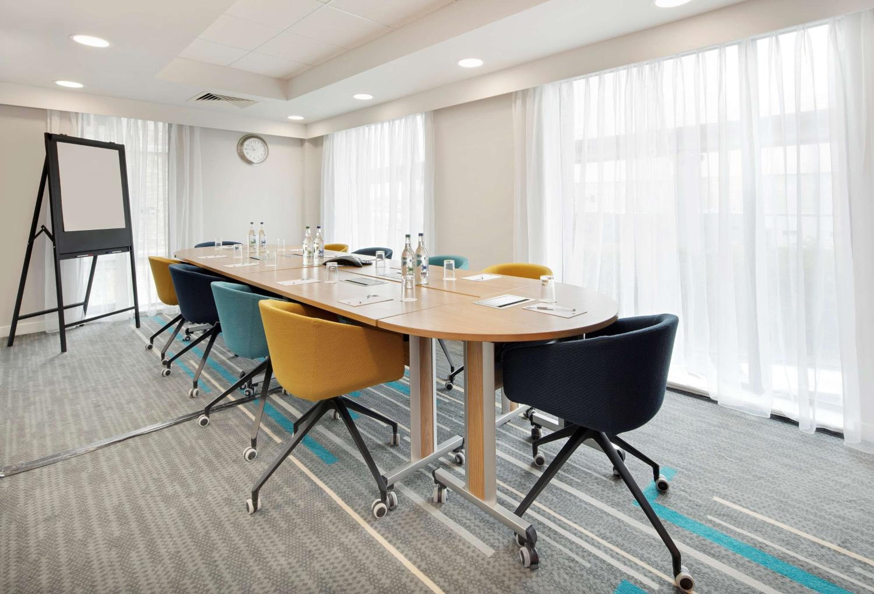 Hampton By Hilton London Docklands — 4