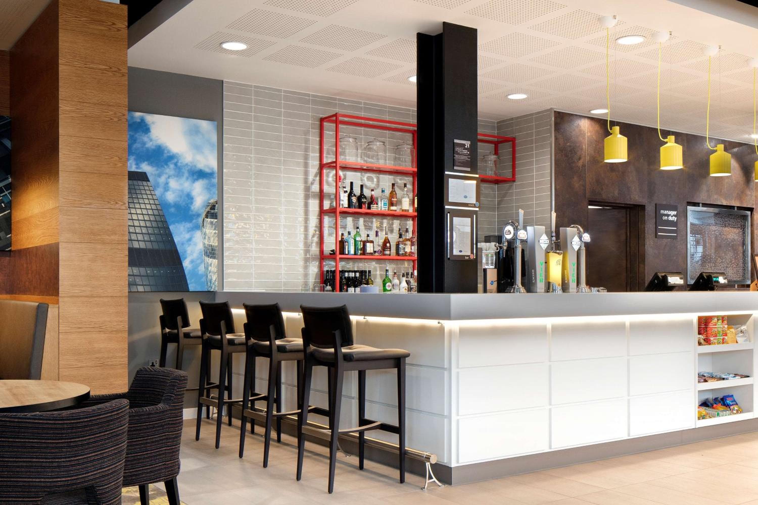 Hampton By Hilton London Docklands — 22