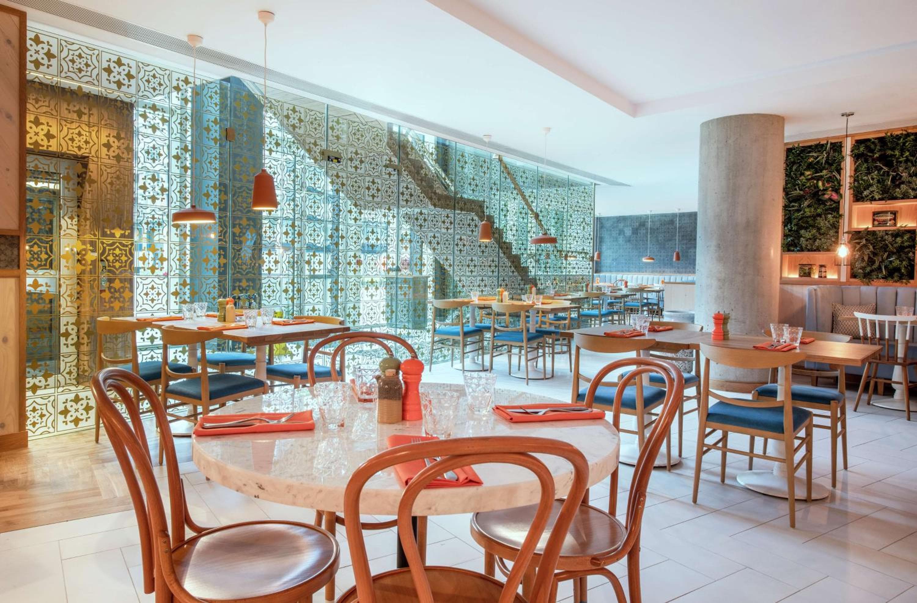 Lincoln Plaza Hotel London, Curio Collection By Hilton — 6