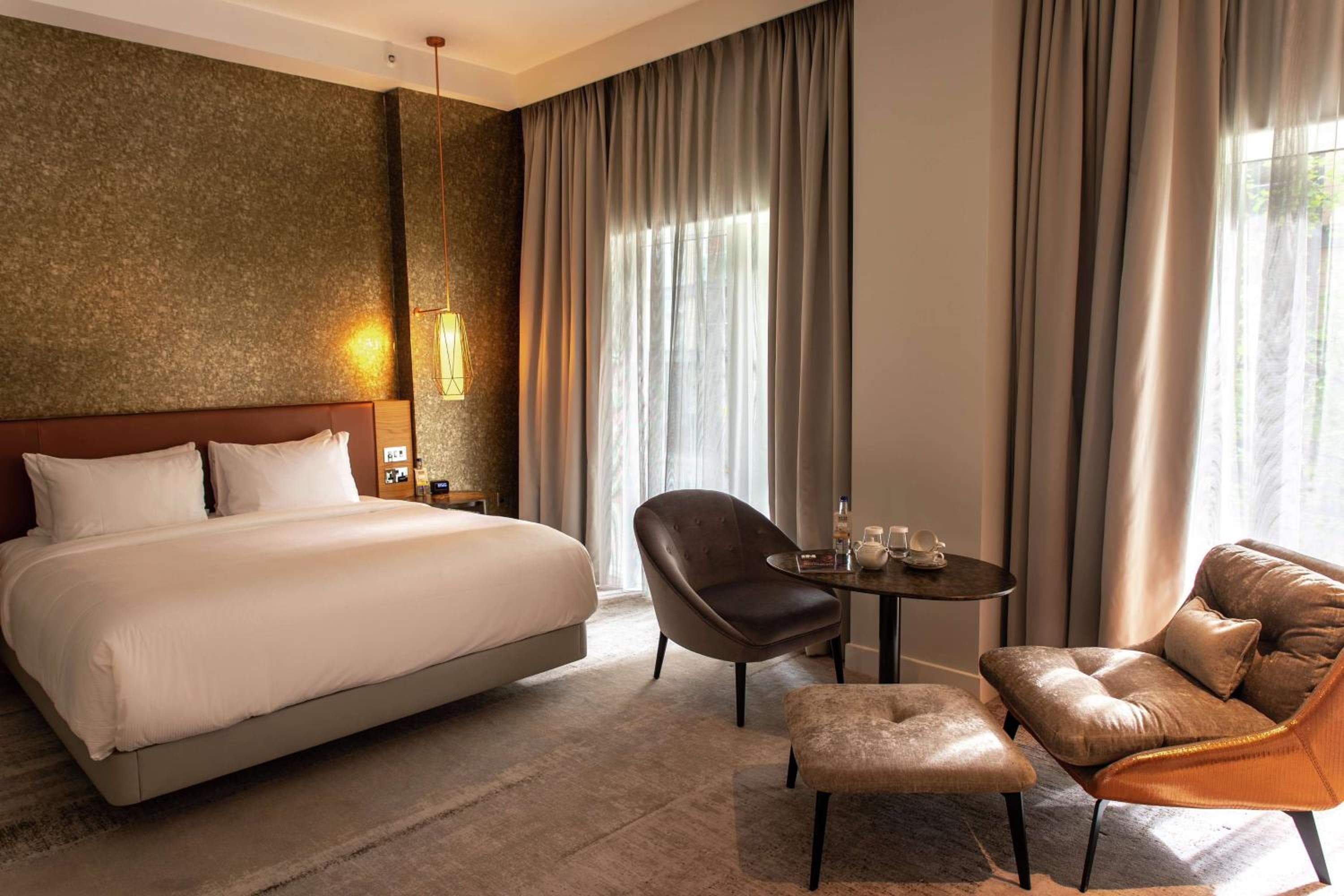 Lincoln Plaza Hotel London, Curio Collection By Hilton — 13