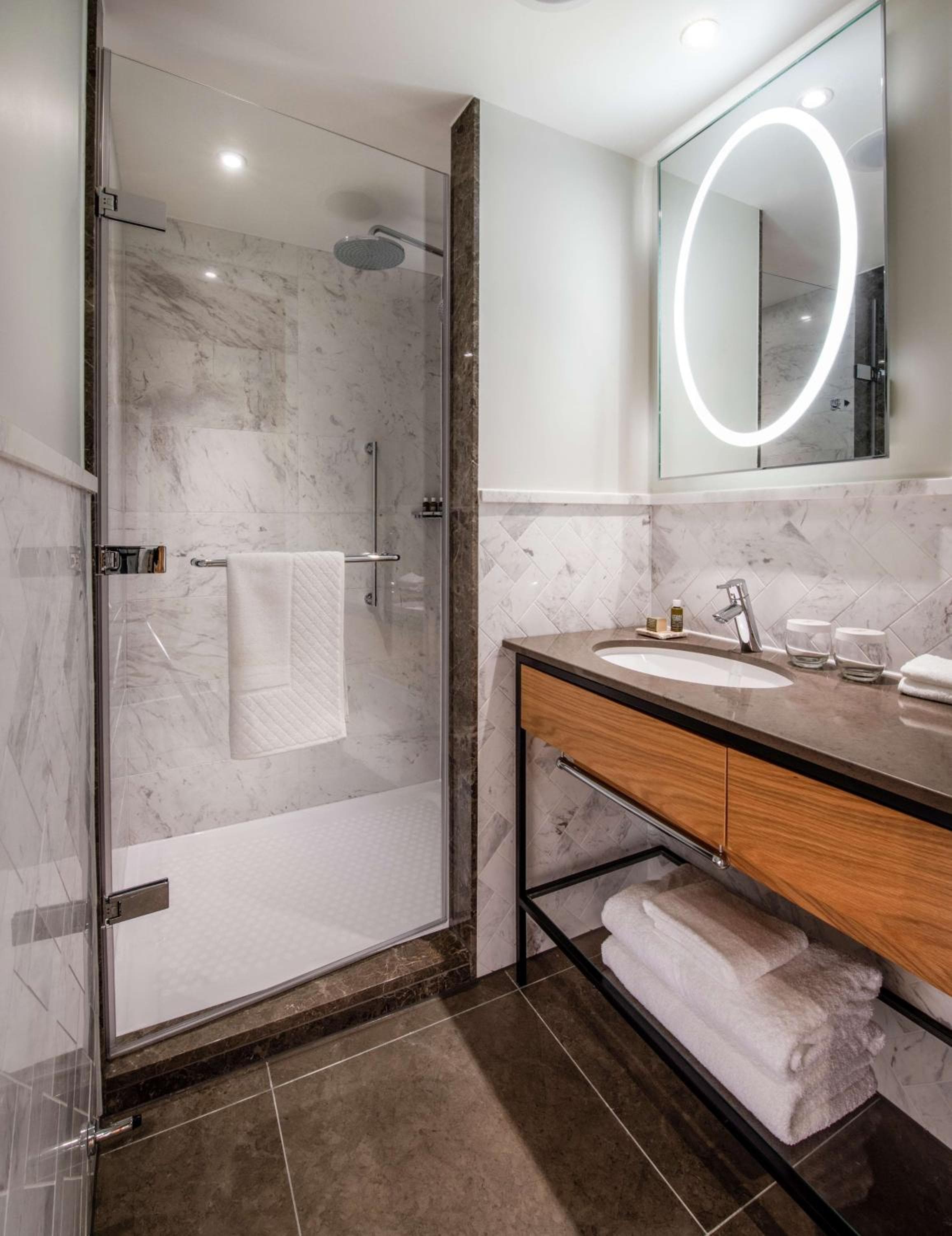 Lincoln Plaza Hotel London, Curio Collection By Hilton — 22