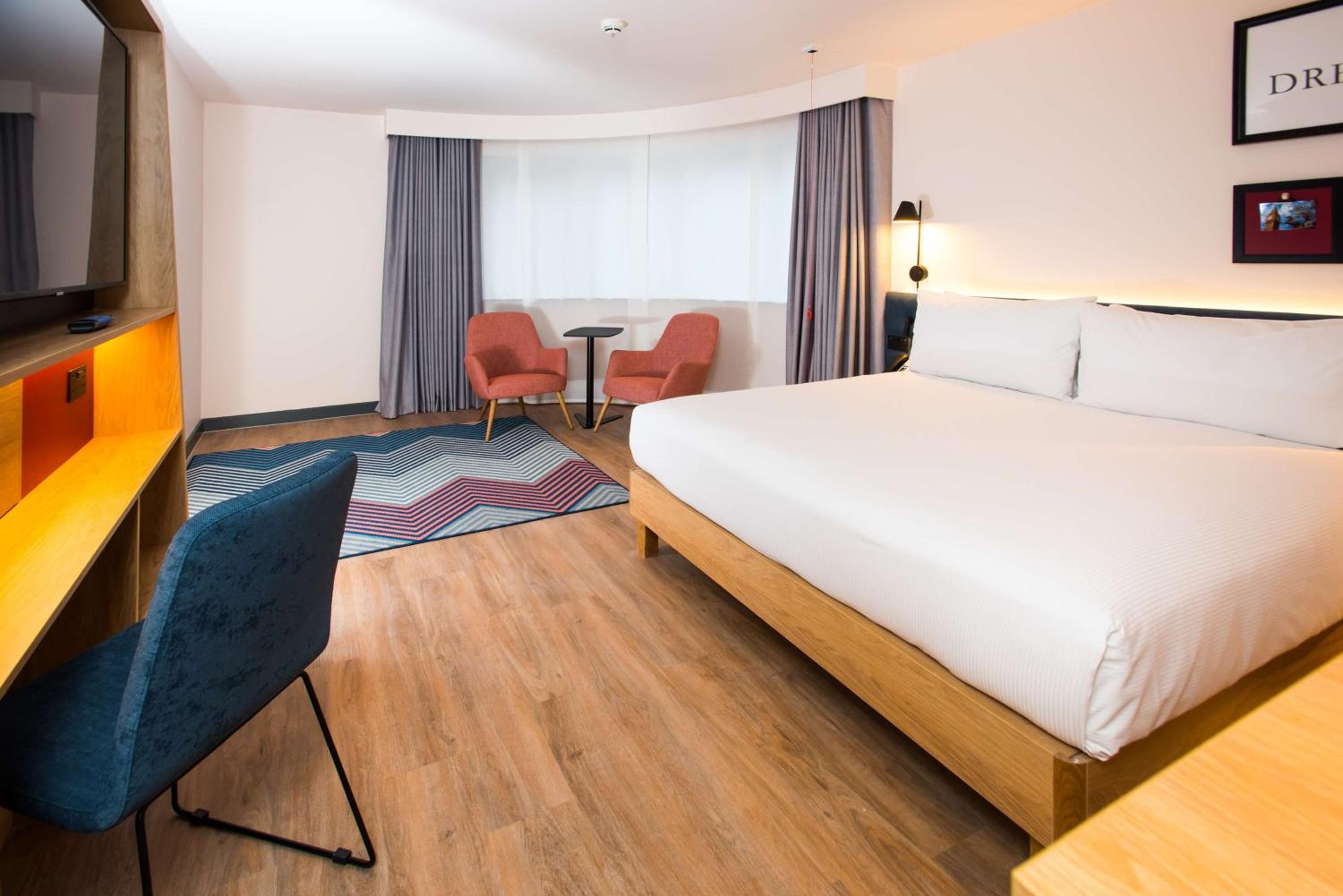 Hampton by Hilton London Park Royal — 21