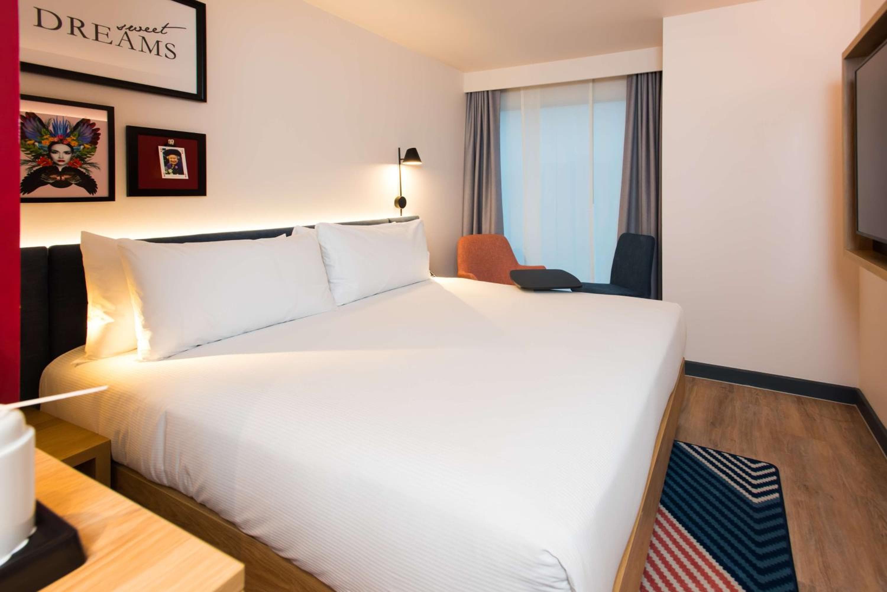 Hampton by Hilton London Park Royal — 23