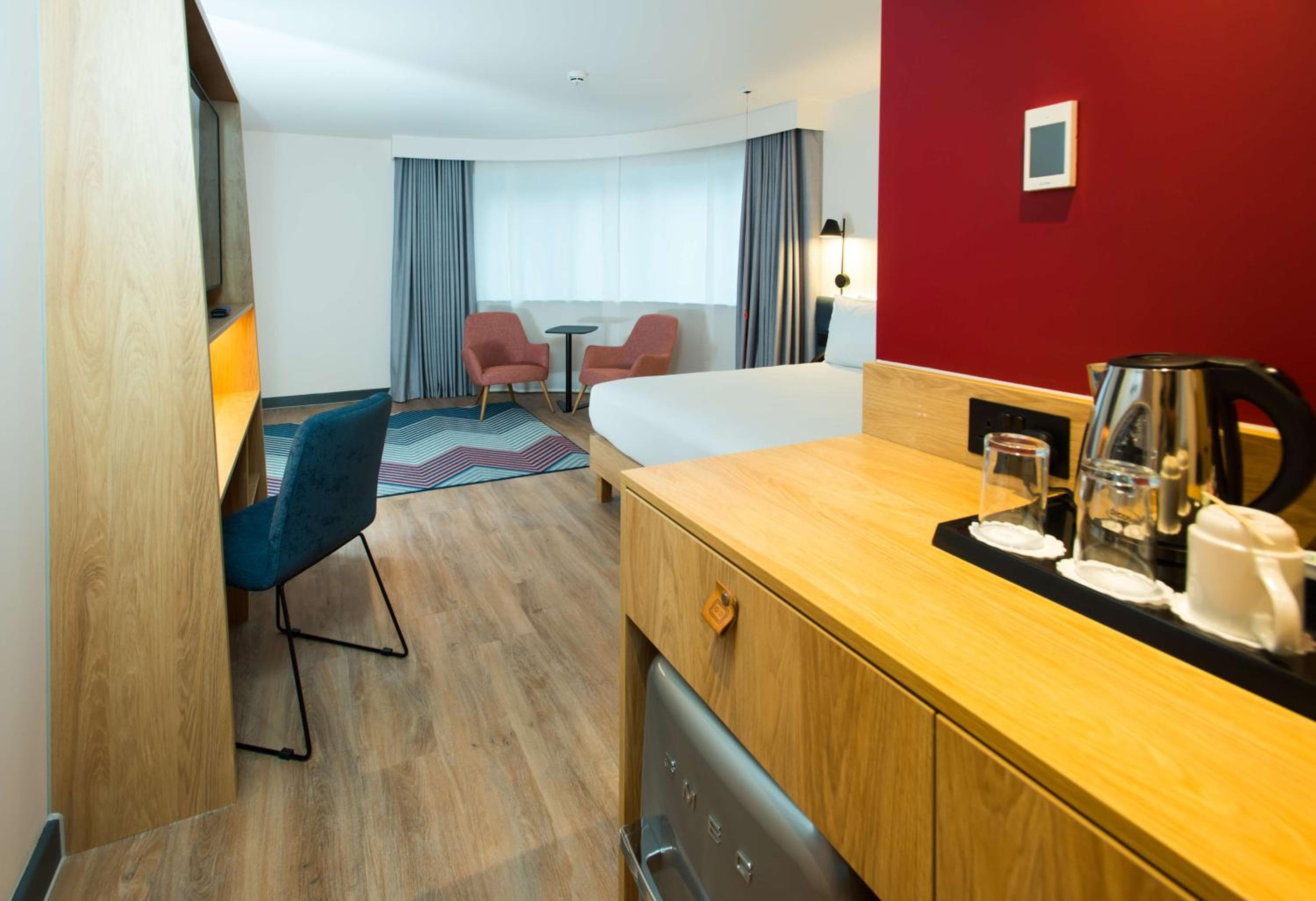 Hampton by Hilton London Park Royal — 20