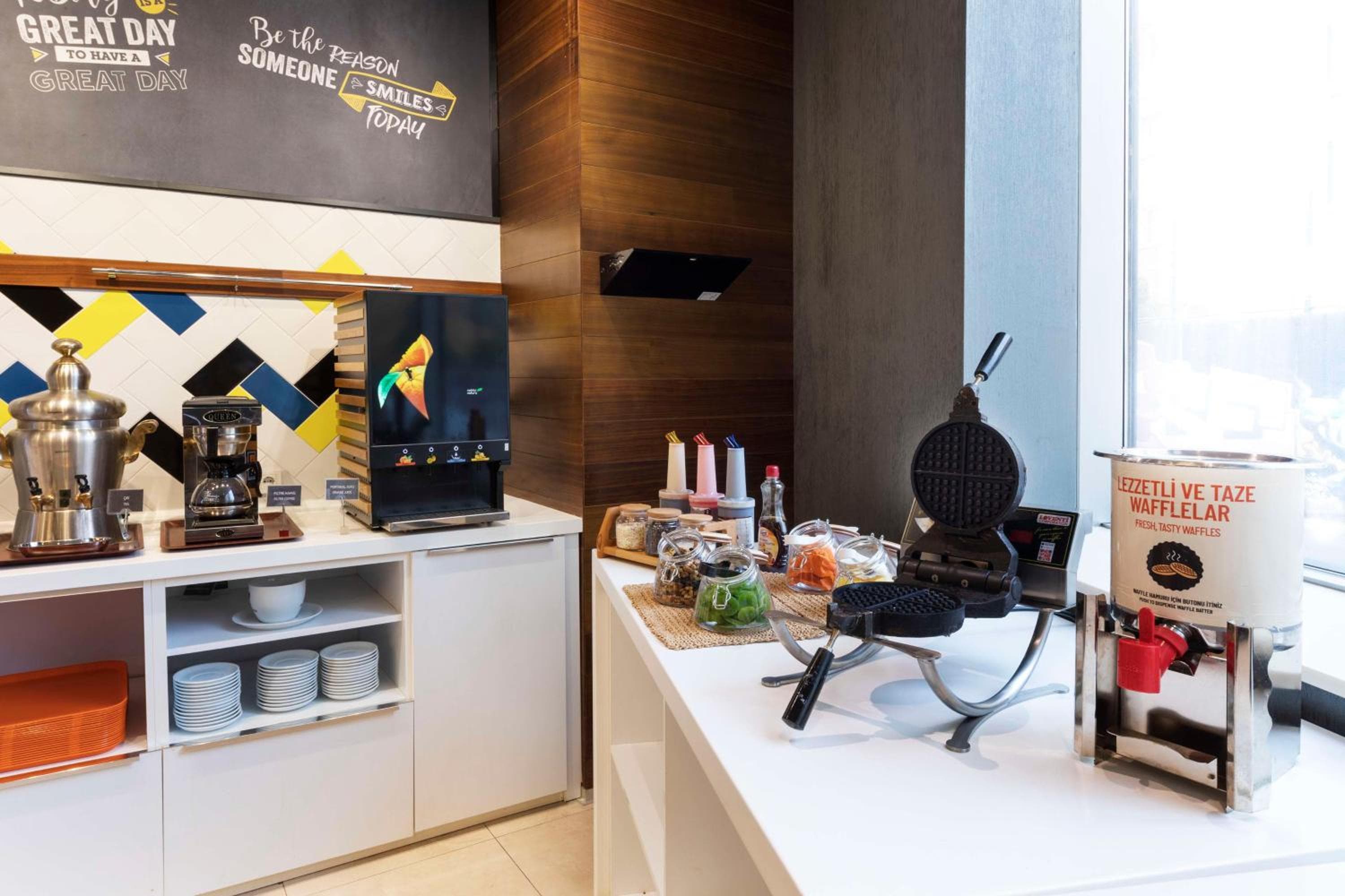 Hampton by Hilton Istanbul Kayasehir — 14