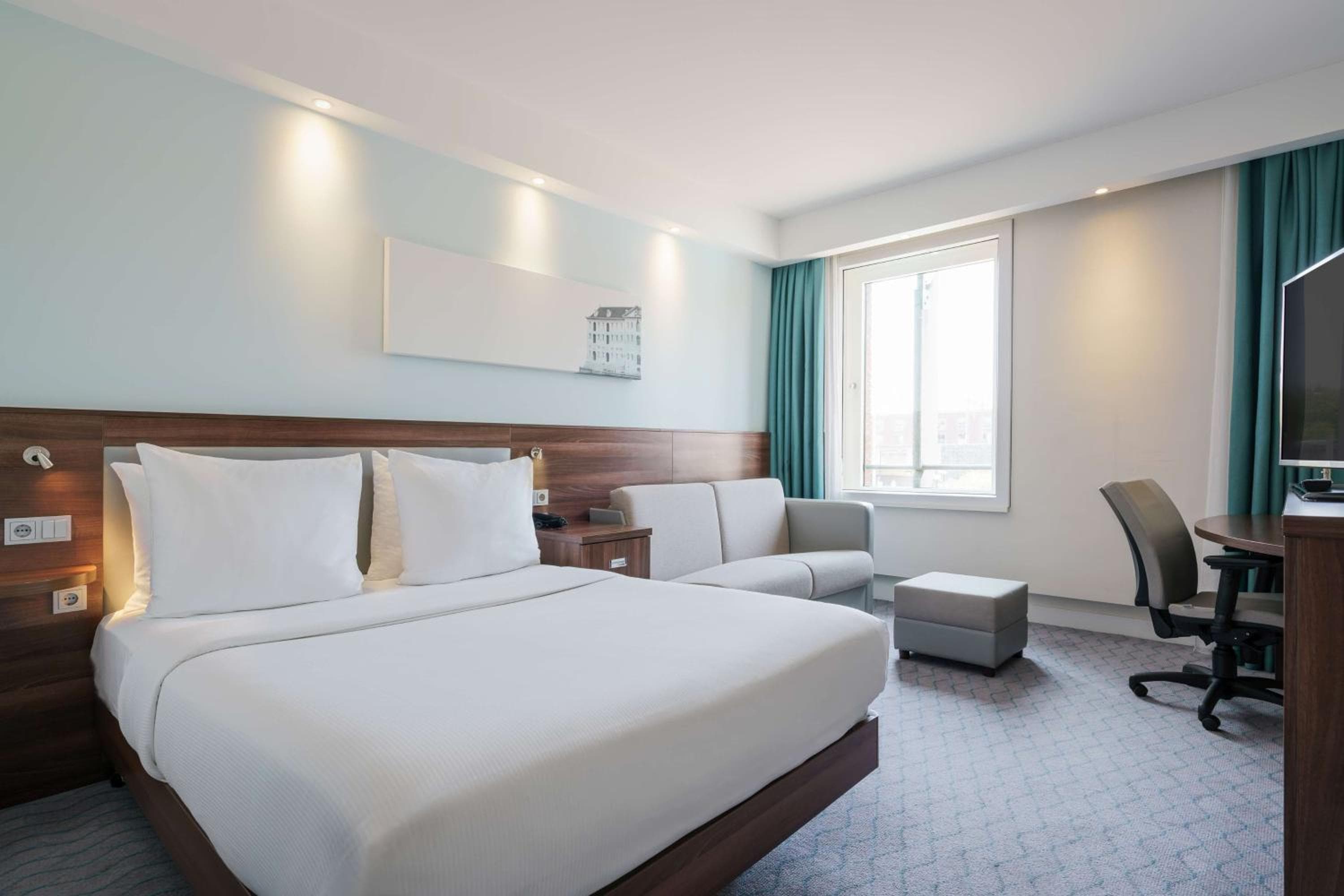 Hampton by Hilton Amsterdam Centre East — 17