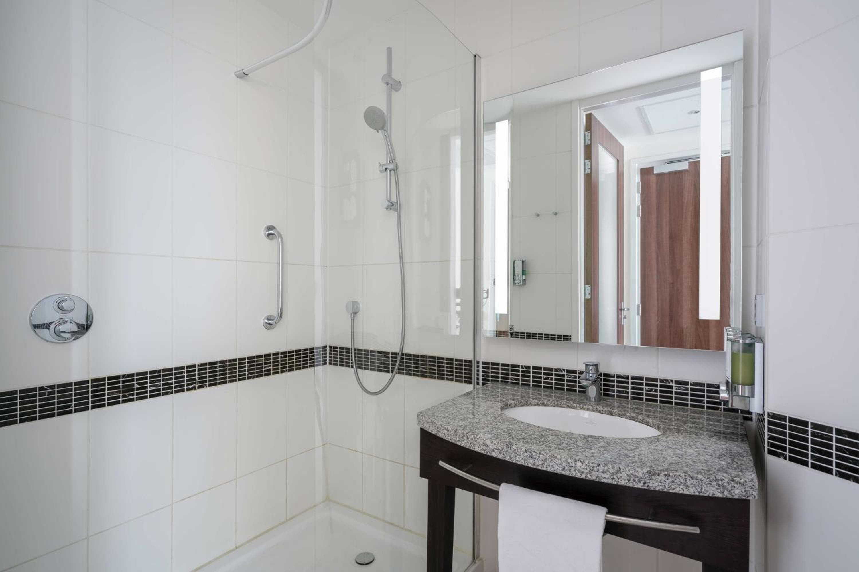Hampton by Hilton Amsterdam Centre East — 28