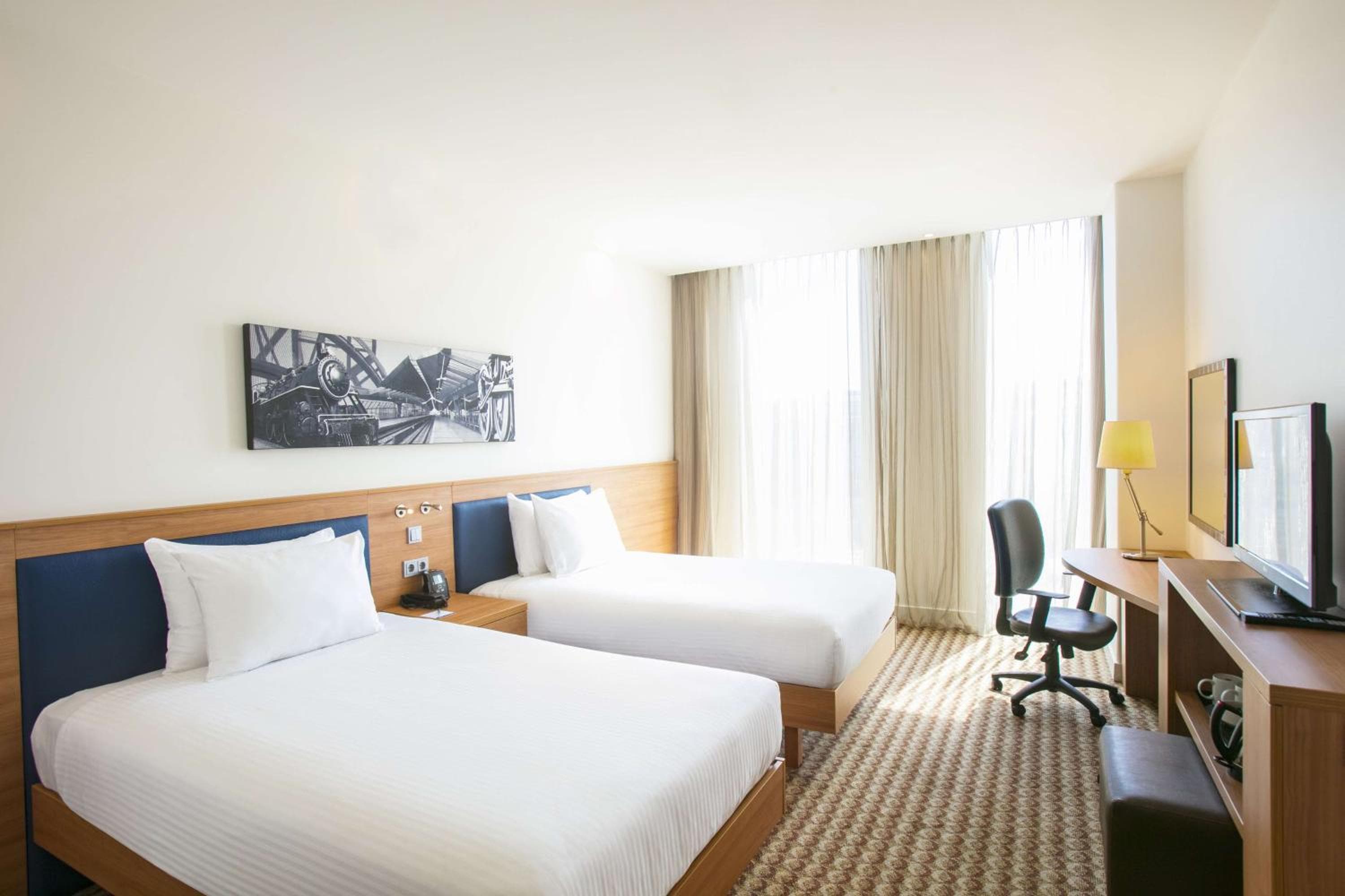 Hampton By Hilton Amsterdam Arena Boulevard — 8