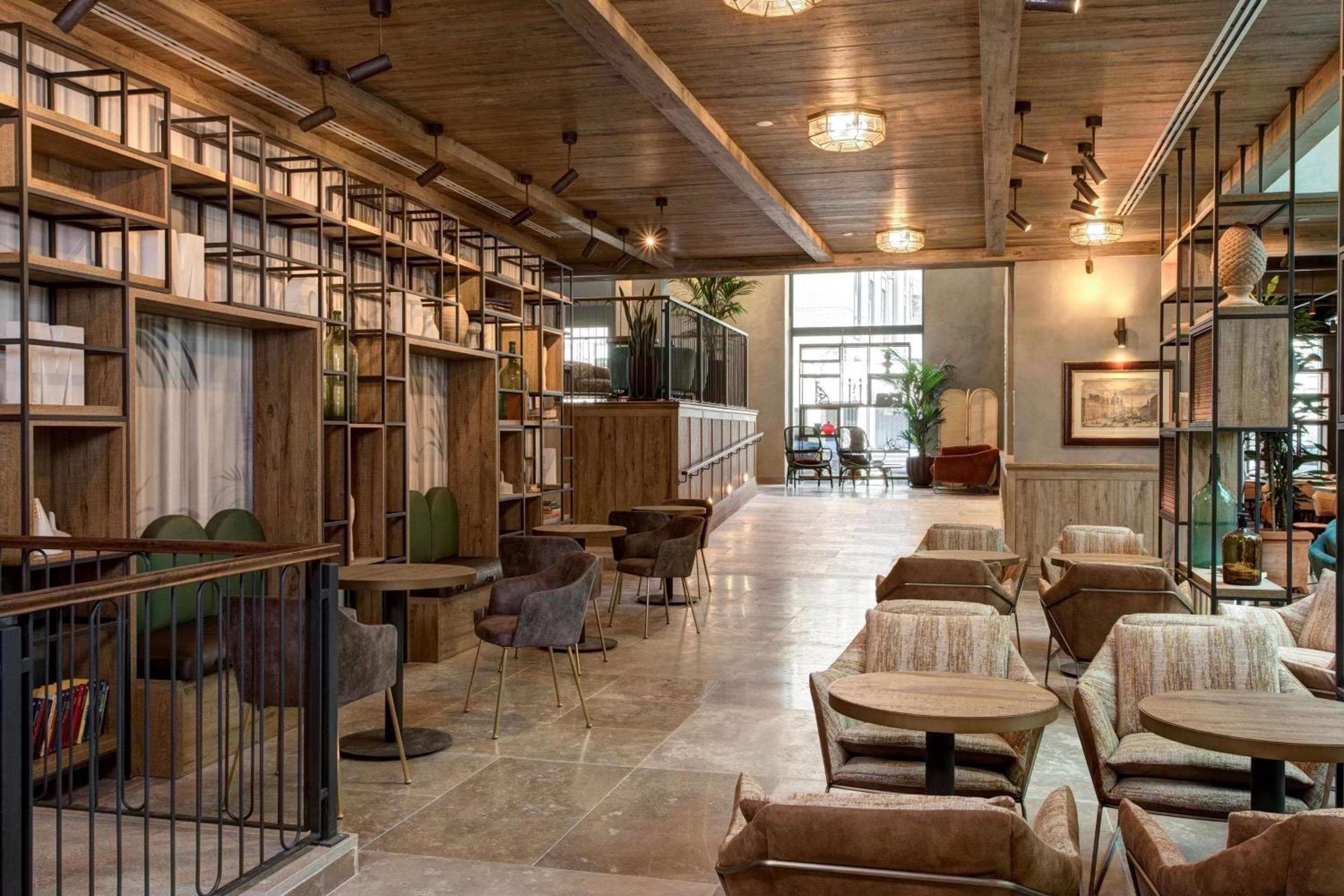 DoubleTree By Hilton Rome Monti — 10