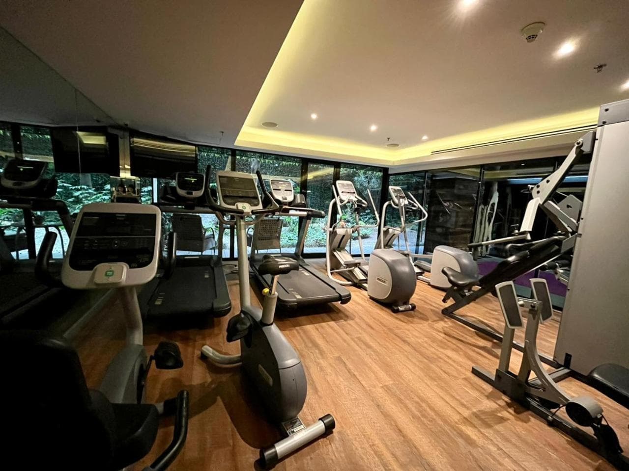 Las Suites Campos Eliseos — 25