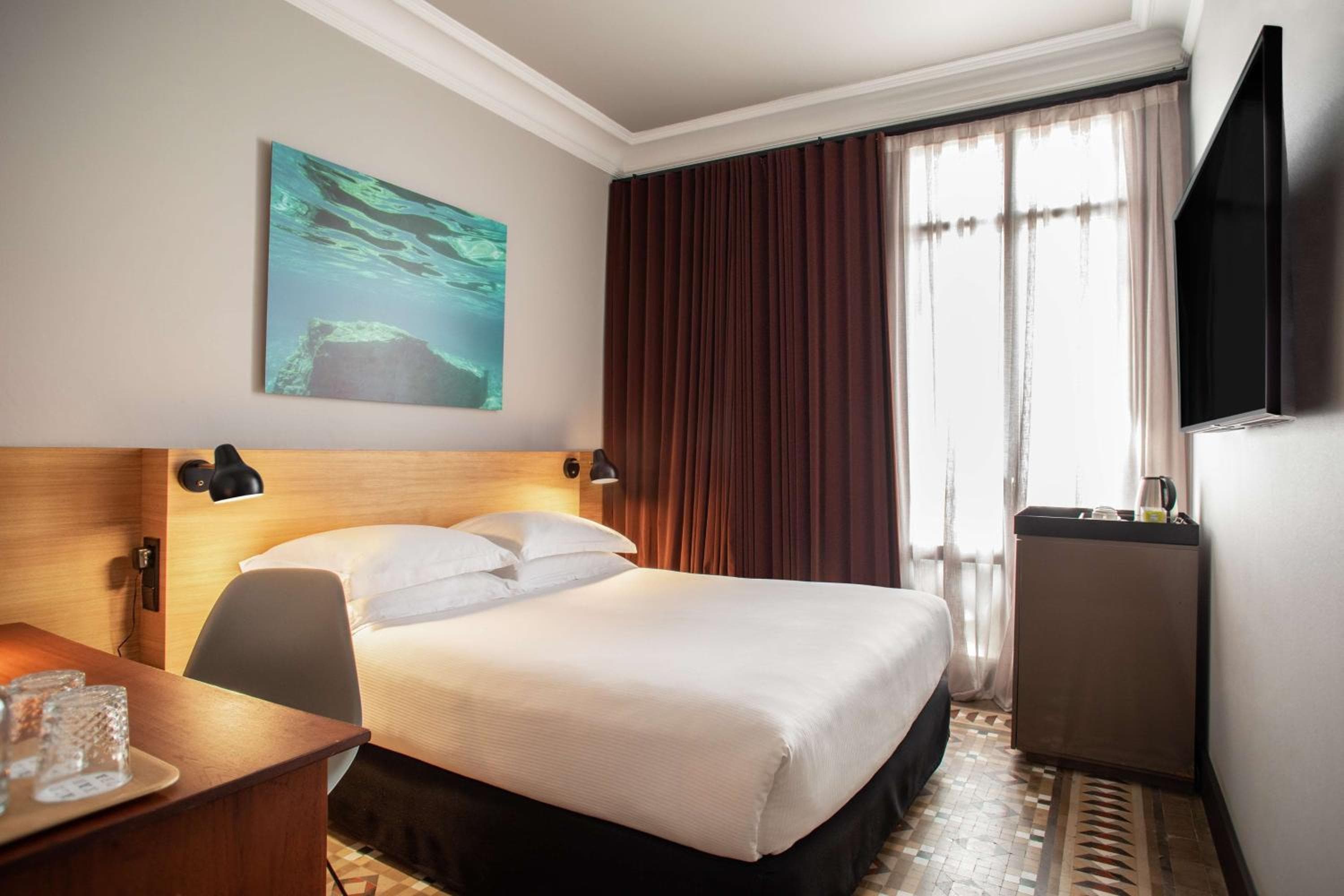 Alexandra Barcelona Hotel, Curio Collection by Hilton — 4