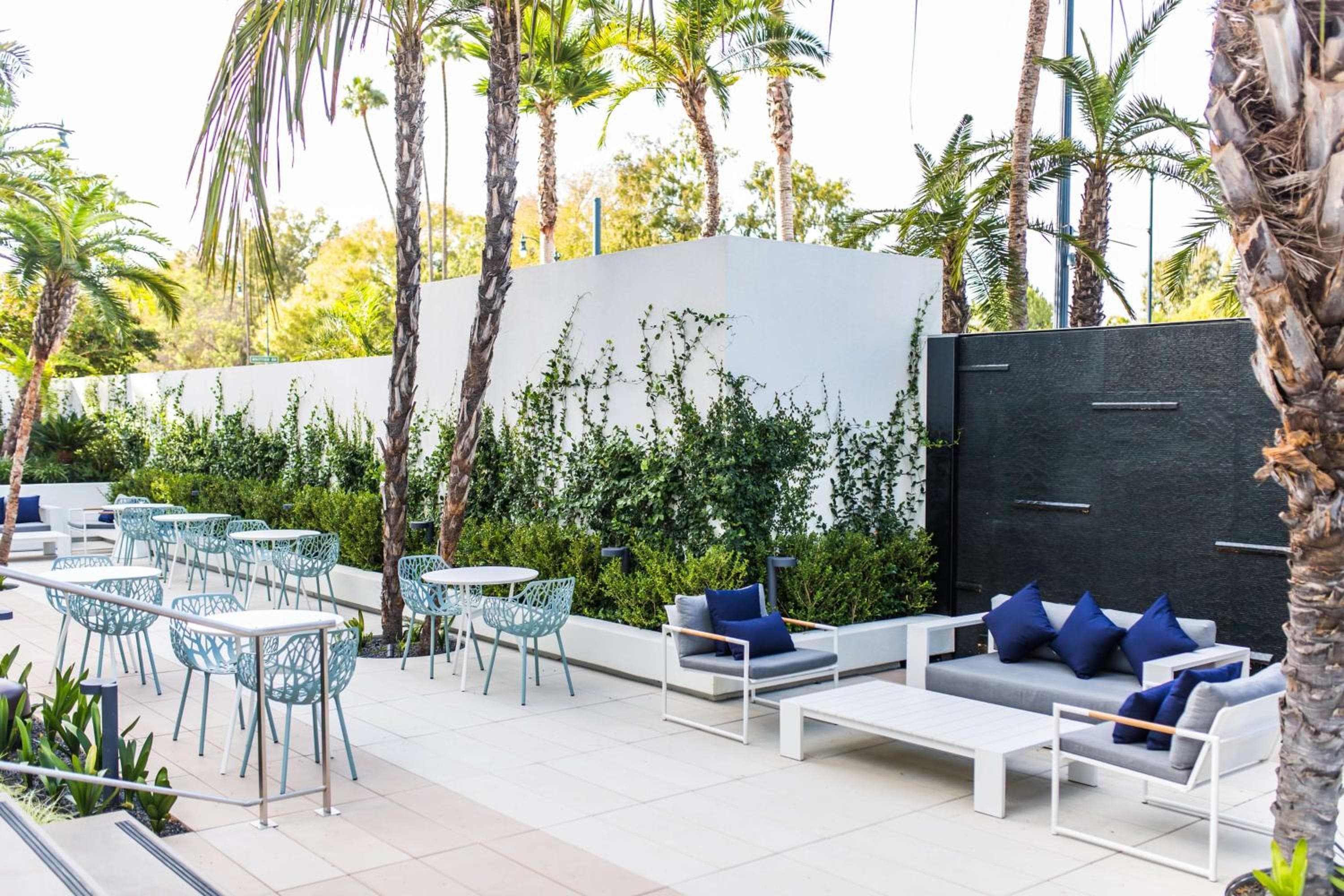 Il Beverly Hilton — 2