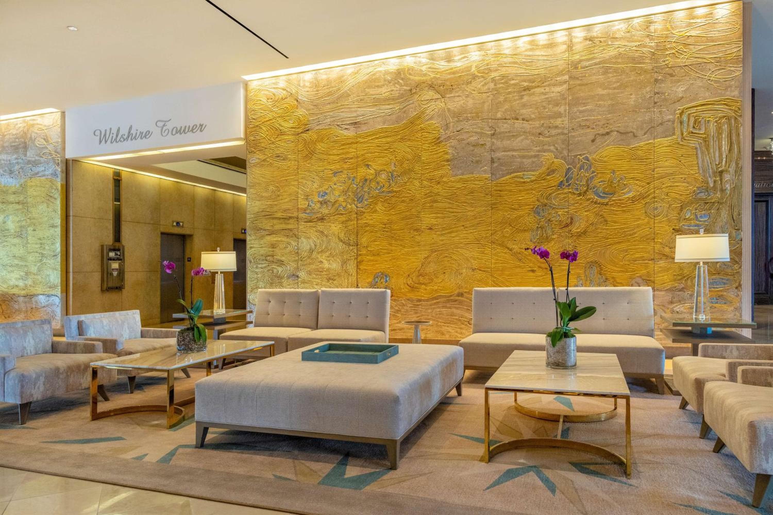 Il Beverly Hilton — 21