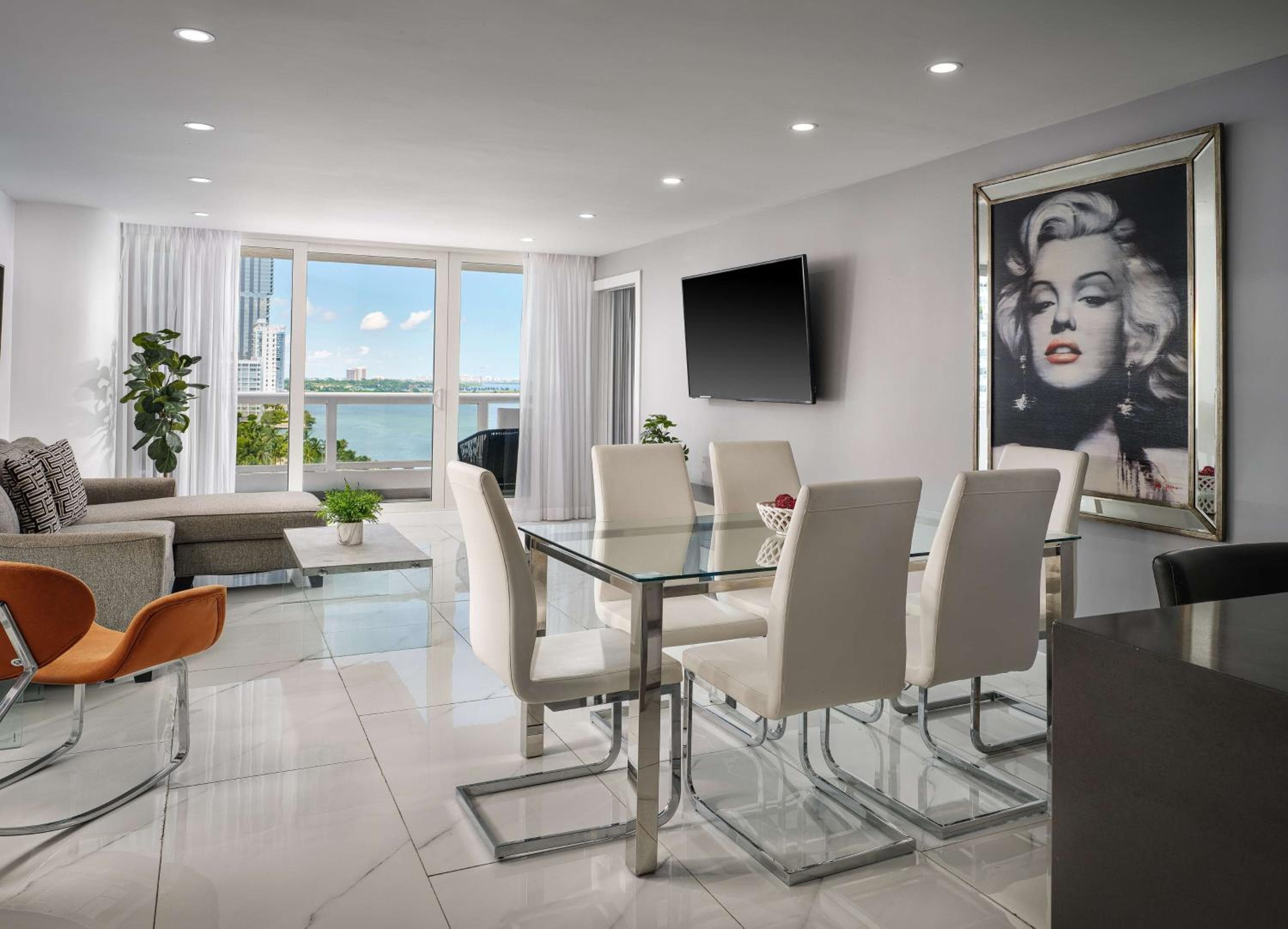 DoubleTree by Hilton Grand Hotel Biscayne Bay — 7