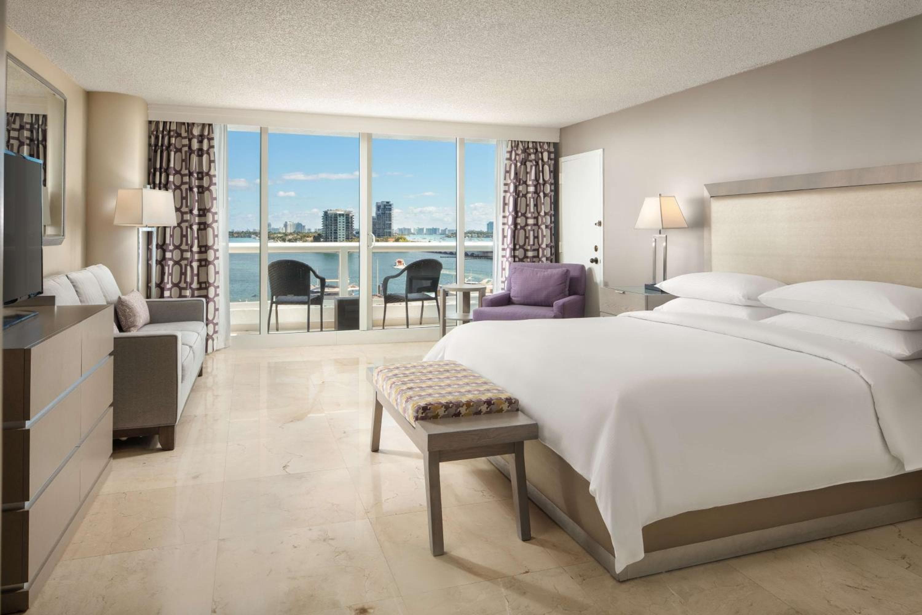 DoubleTree by Hilton Grand Hotel Biscayne Bay — 13