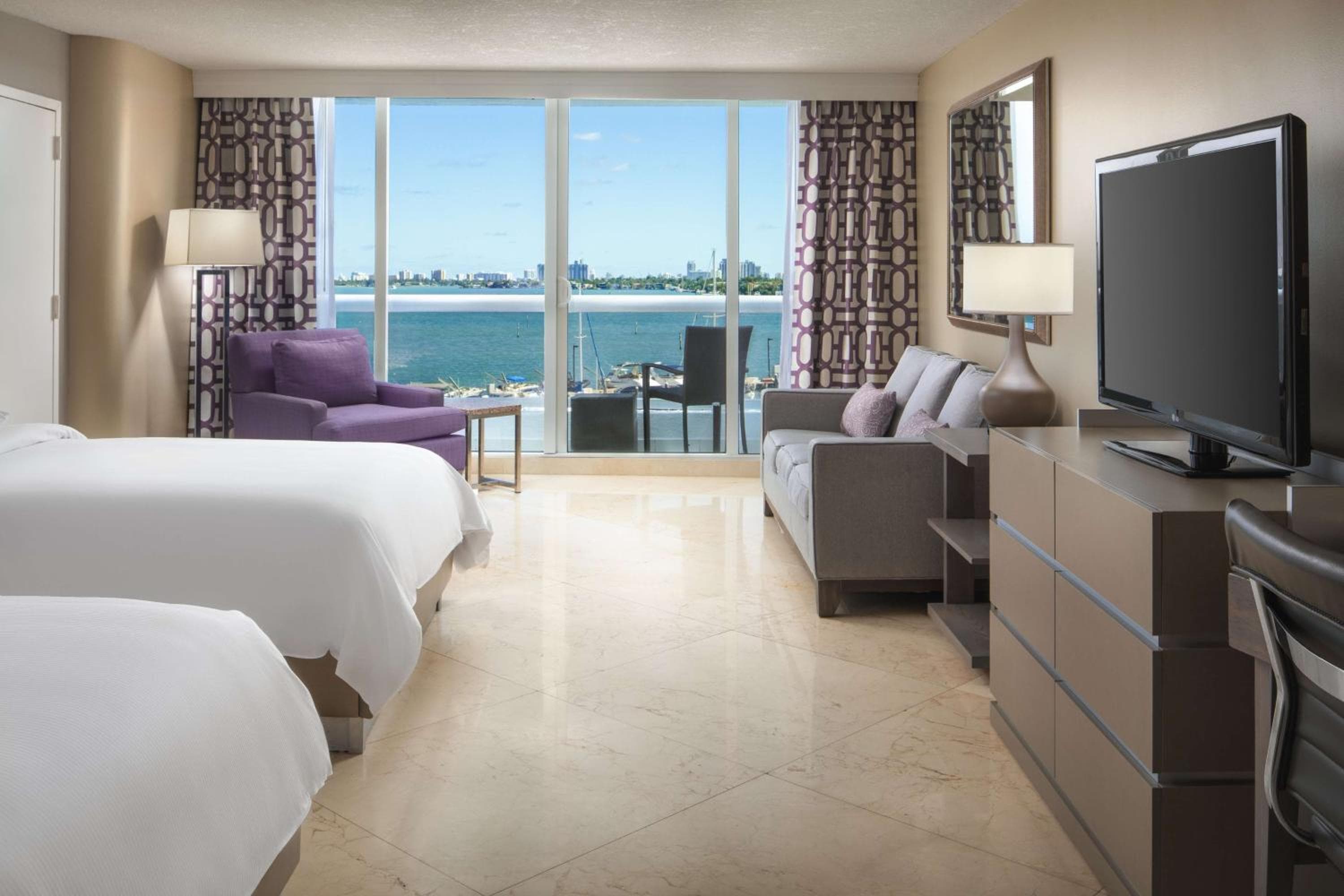 DoubleTree by Hilton Grand Hotel Biscayne Bay — 4