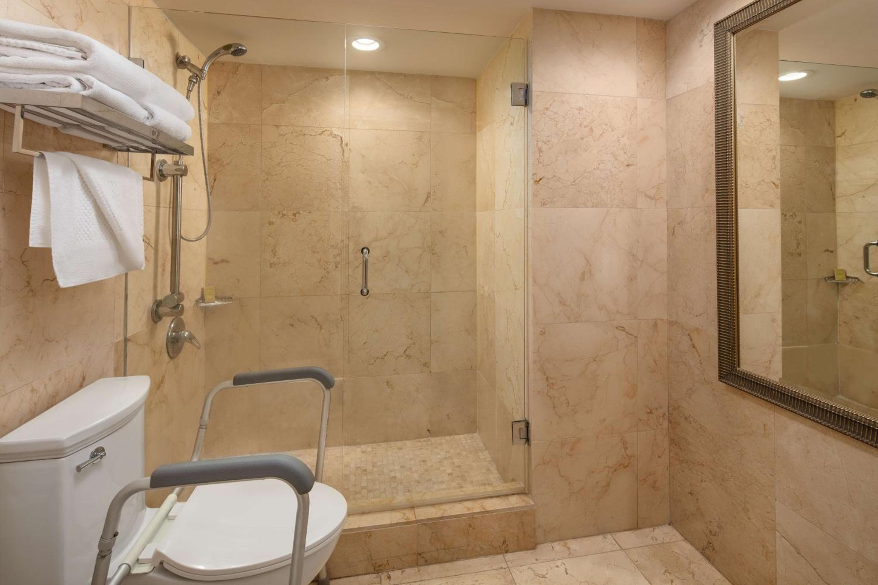 DoubleTree by Hilton Grand Hotel Biscayne Bay — 21
