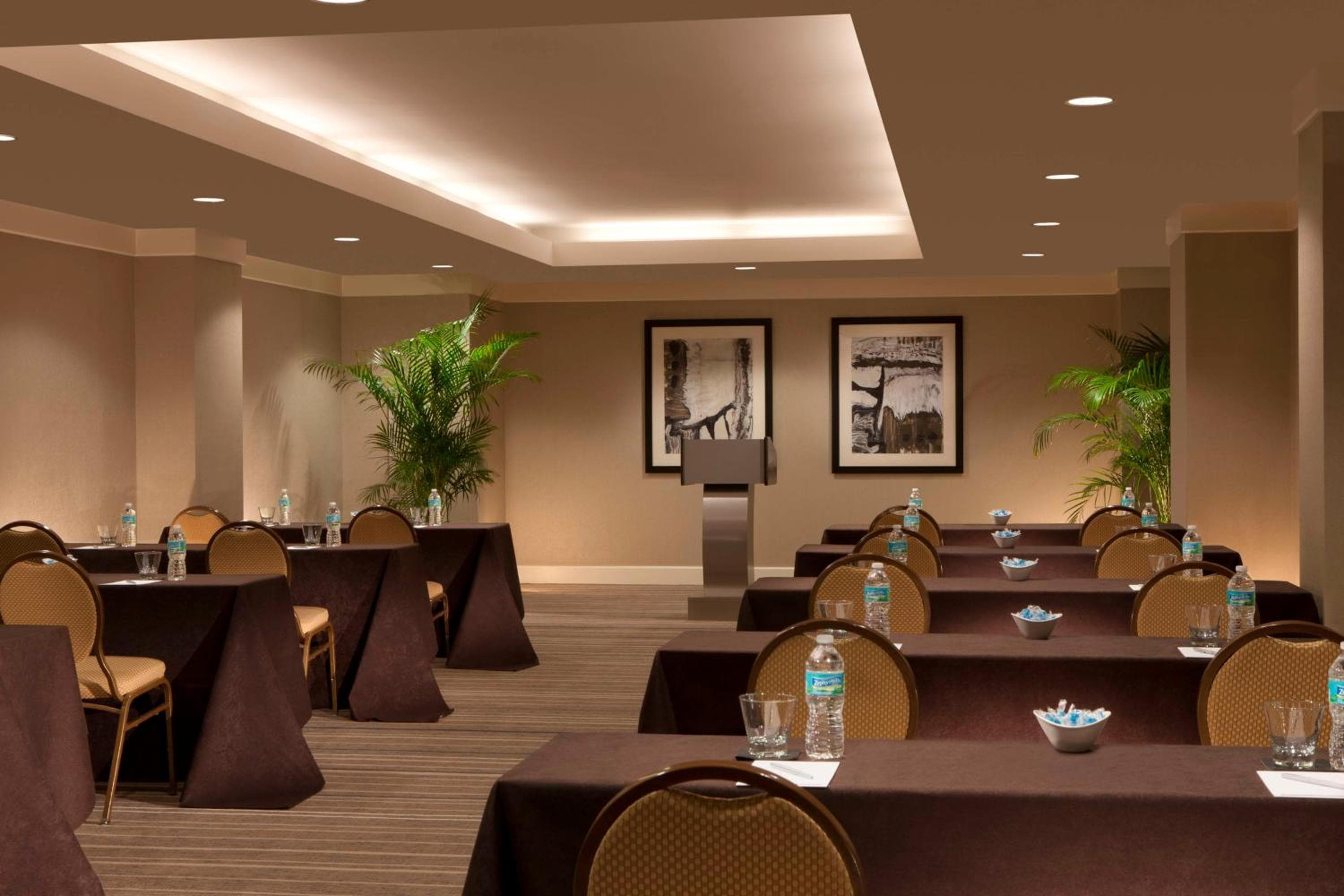 Hilton Orlando Lake Buena Vista - Disney Springs™ Area — 26