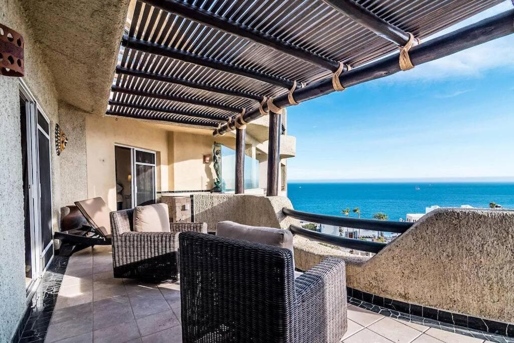 Oceanfront Penthouse, 2 Masters, 2 Baths, kitchen! — 4