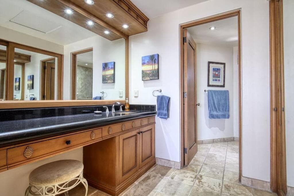 Oceanfront Penthouse, 2 Masters, 2 Baths, kitchen! — 25