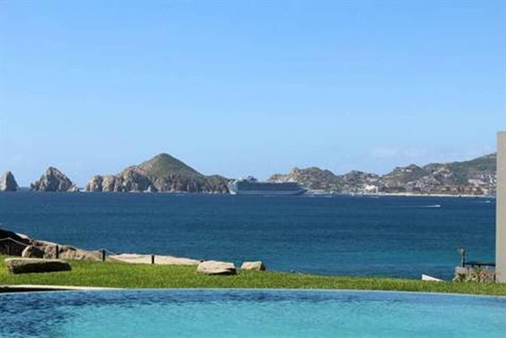 Oceanfront Penthouse, 2 Masters, 2 Baths, kitchen! — 4